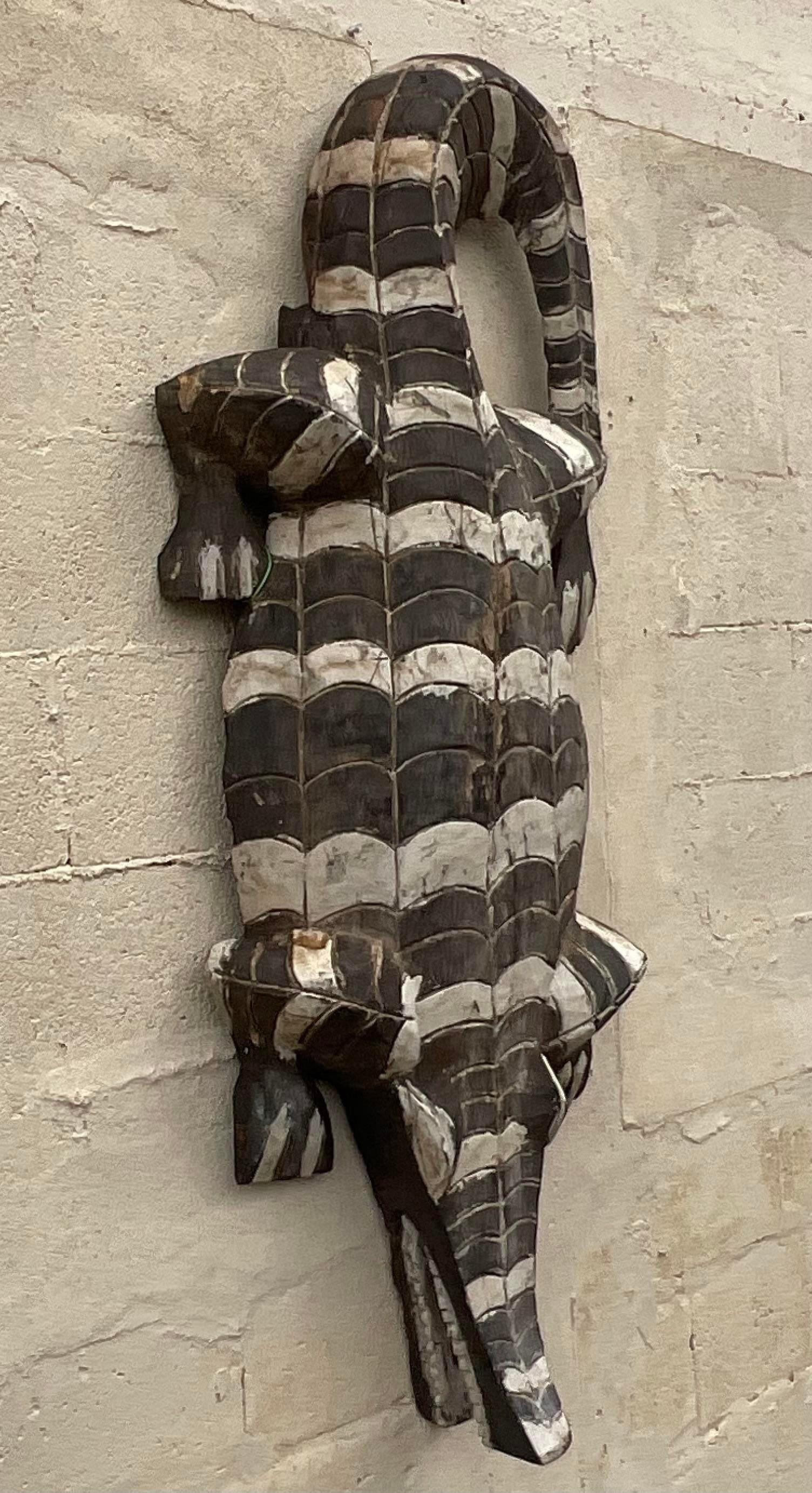 Bois Crocodile Vintage Boho en bois sculpté en vente