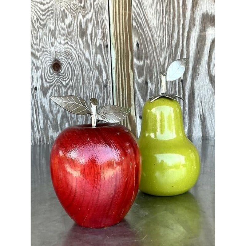Hollywood Regency Frutta in legno intagliata Vintage By. - Set di 2 in vendita