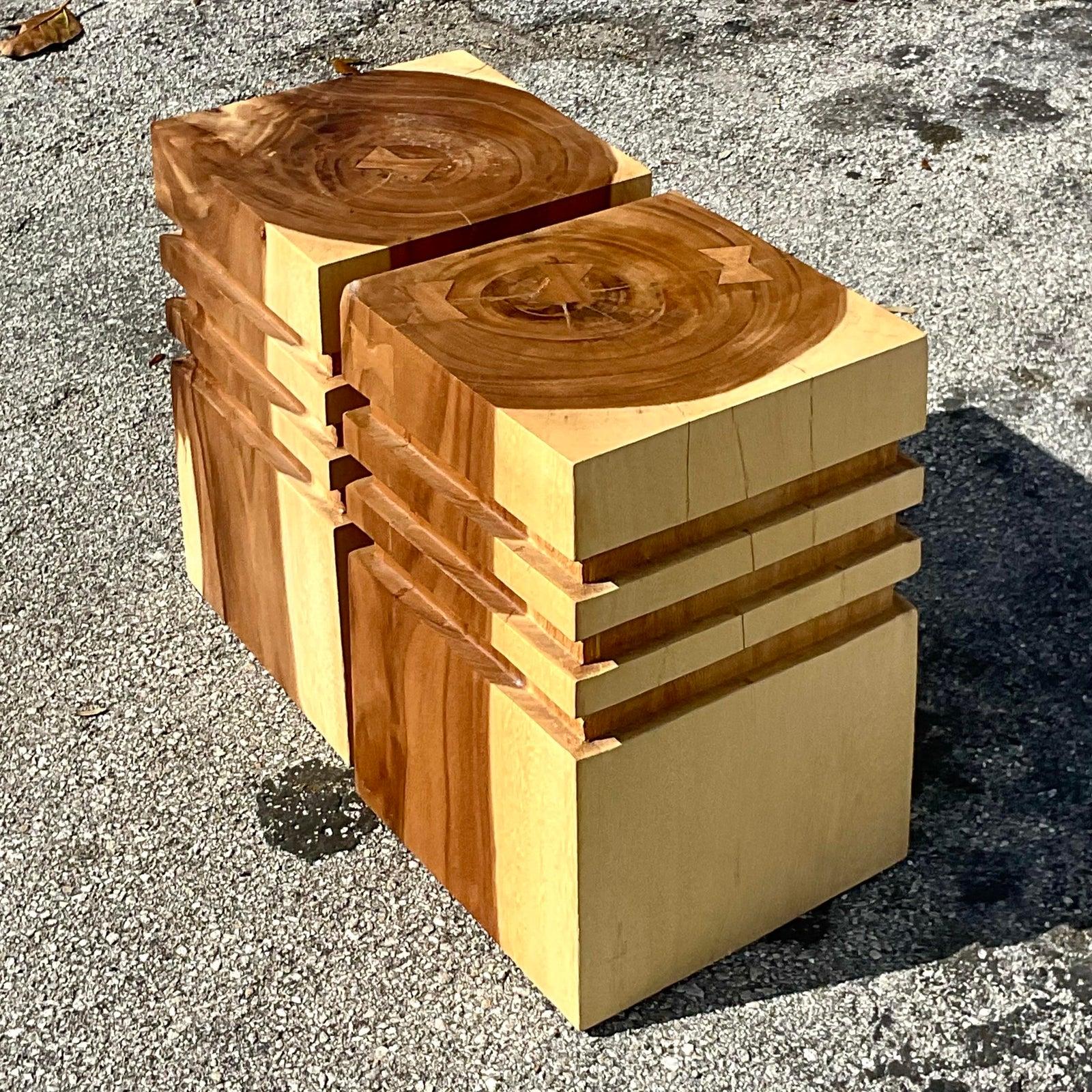 XXIe siècle et contemporain Tabourets bas vintage en bois sculpté Boho - une paire en vente