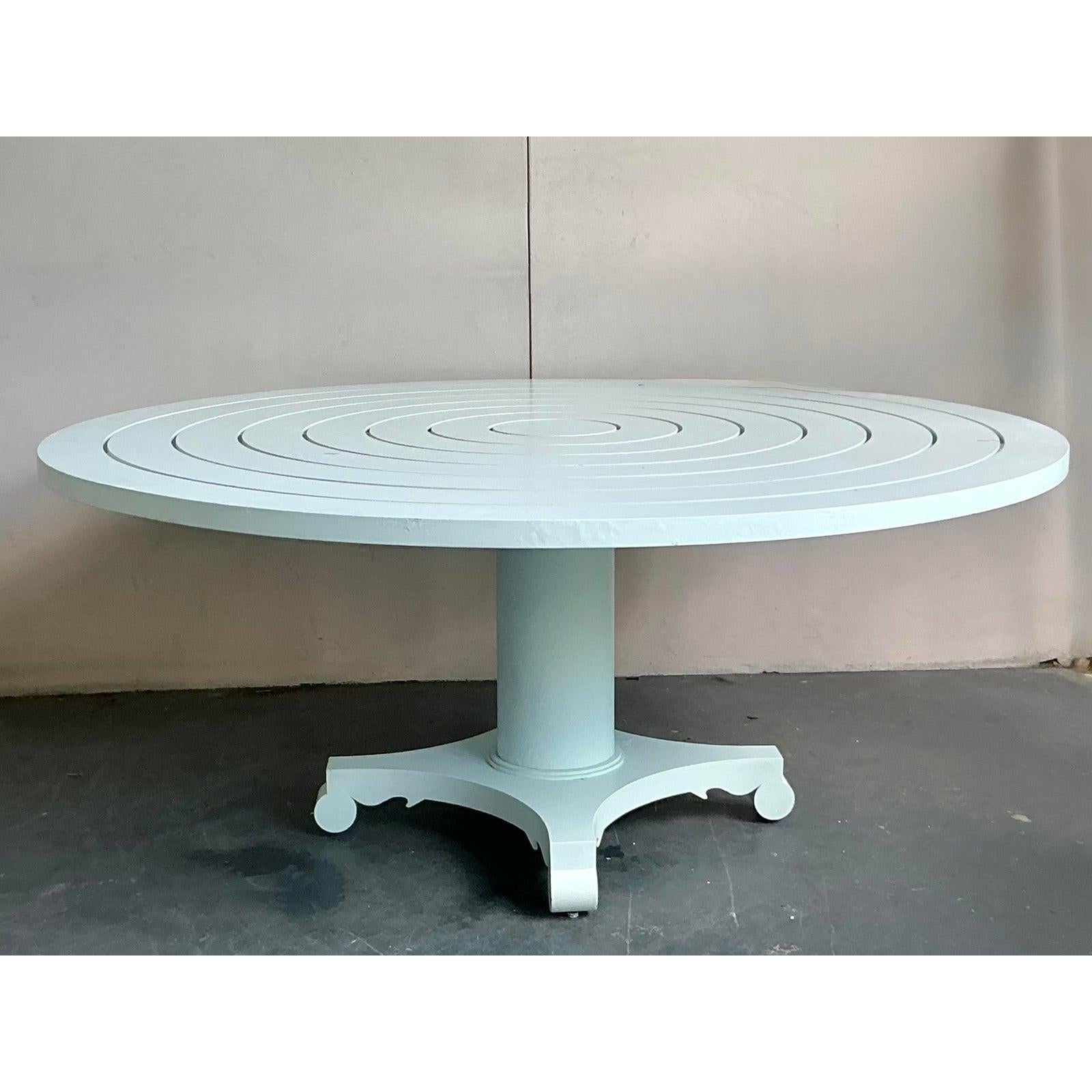 20ième siècle Table de salle à manger vintage Boho en fonte d'aluminium d'après McKinnon and Harris en vente