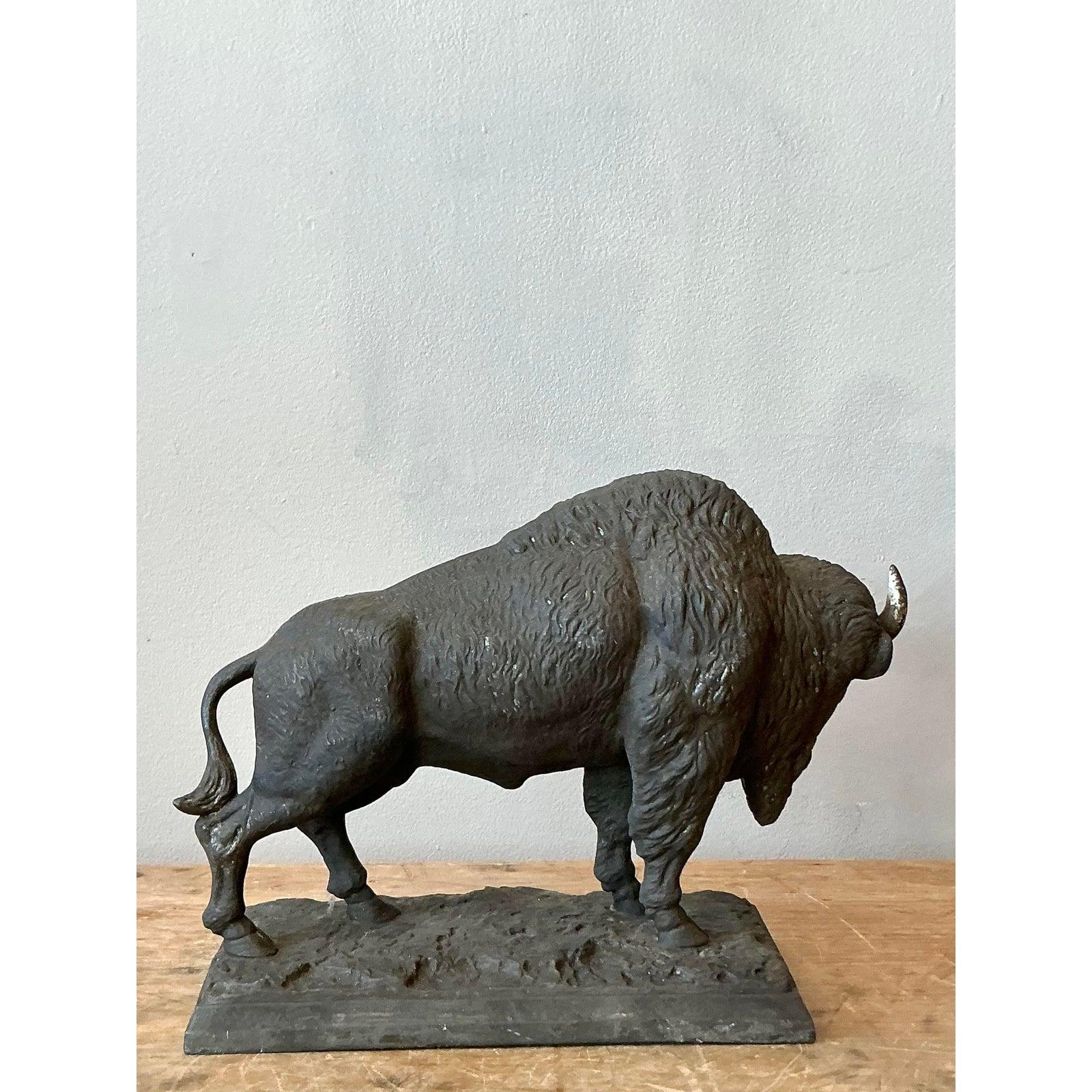 Americano Statua di bufalo in fusione vintage Boho in vendita