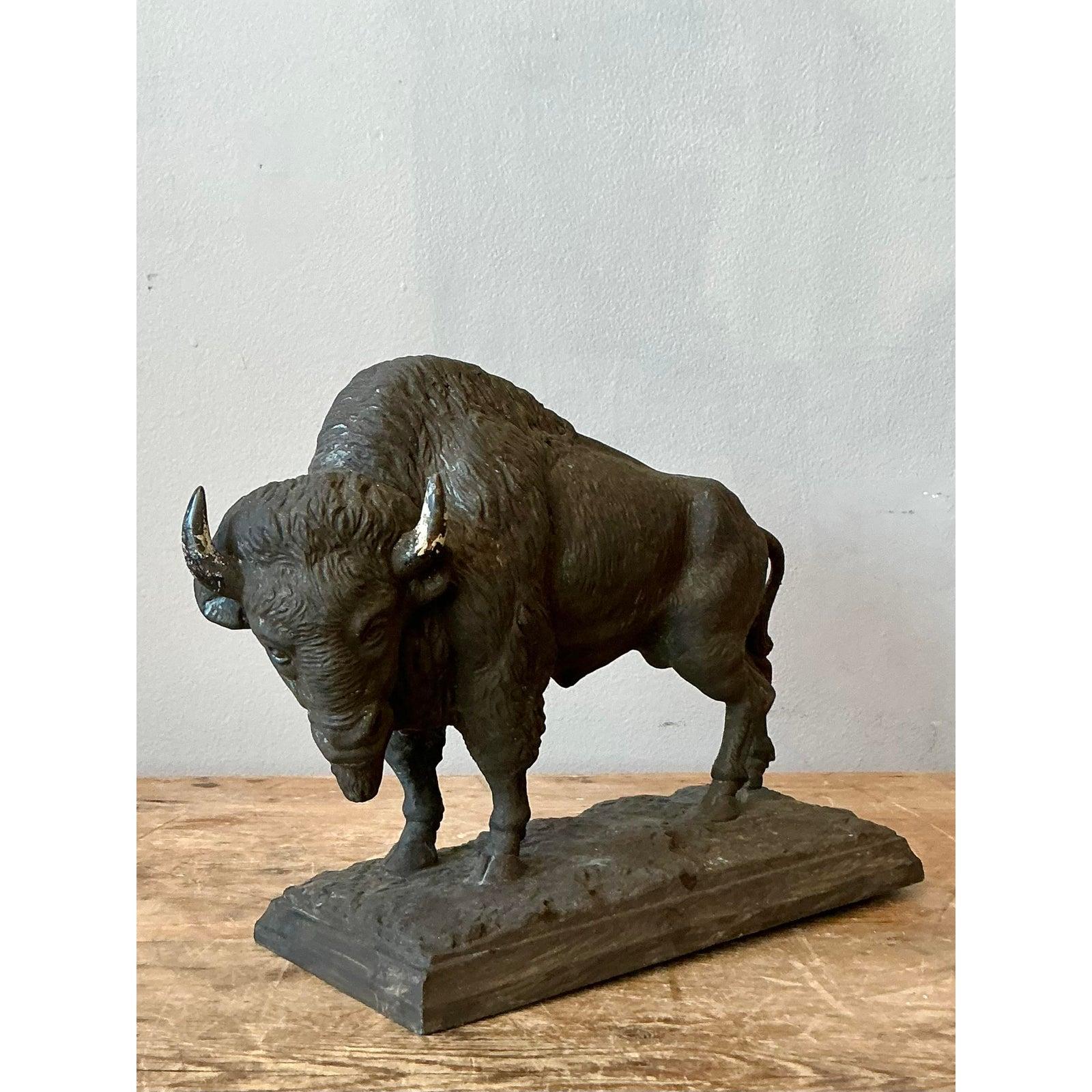 Statua di bufalo in fusione vintage Boho In condizioni buone in vendita a West Palm Beach, FL