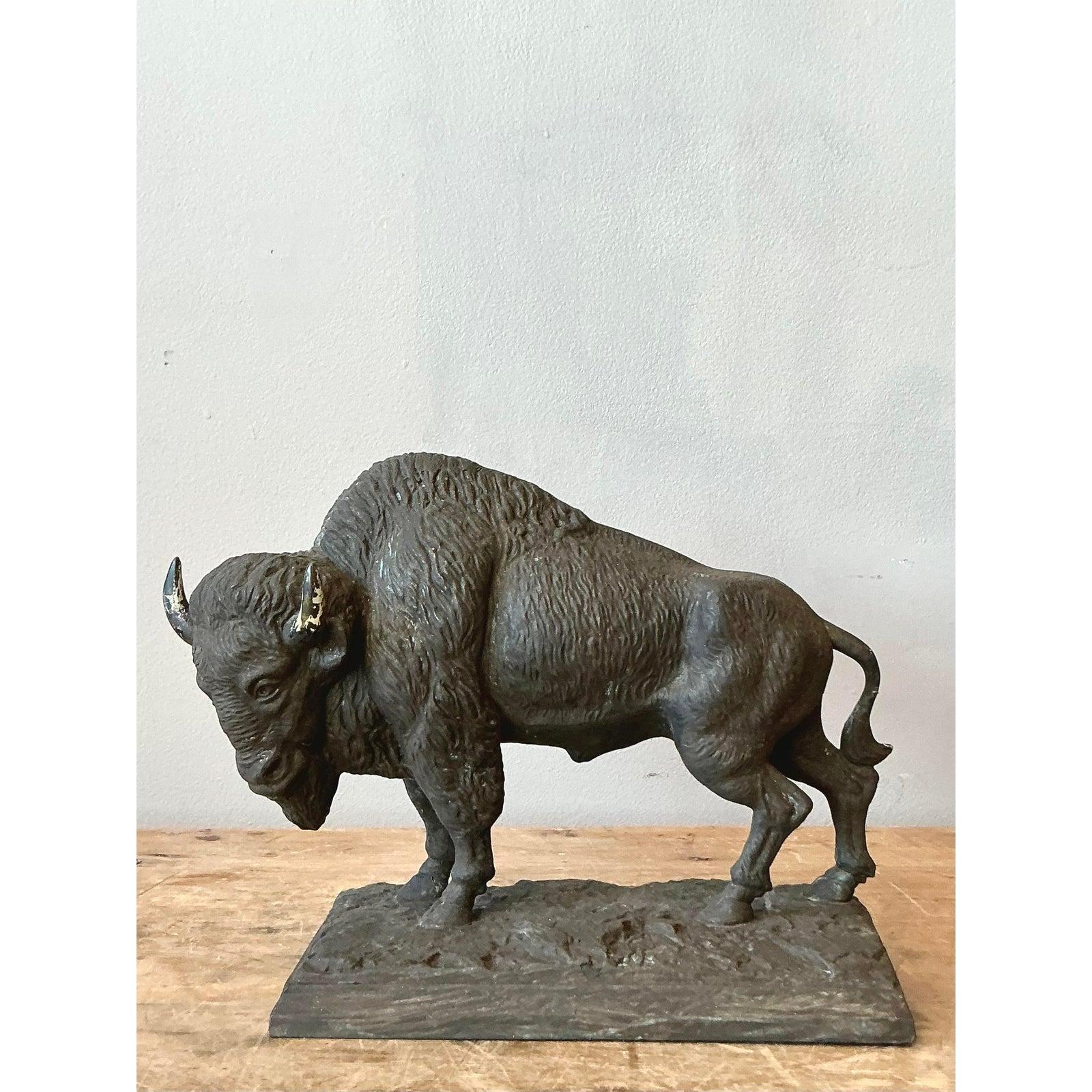 XX secolo Statua di bufalo in fusione vintage Boho in vendita