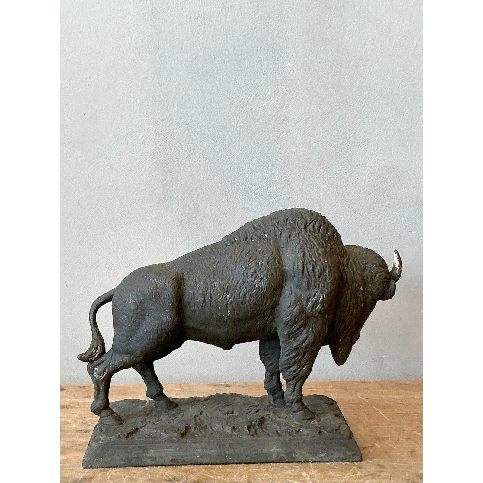 Ferro Statua di bufalo in fusione vintage Boho in vendita