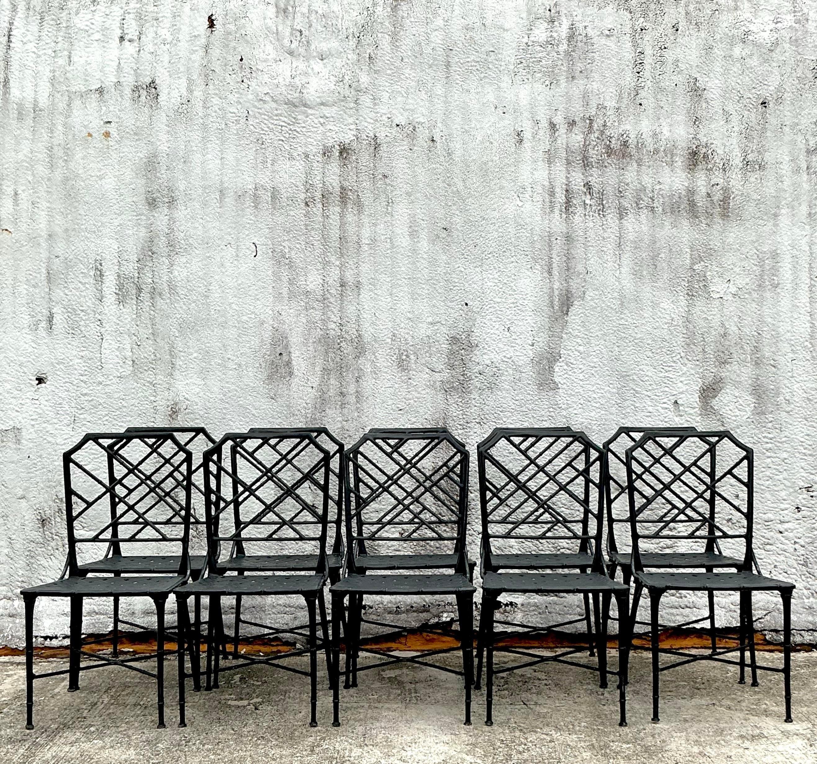 Hollywood Regency Sedie da pranzo cinesi Chippendale in fusione d'epoca dopo Brown Jordan - Set di 10 pezzi in vendita