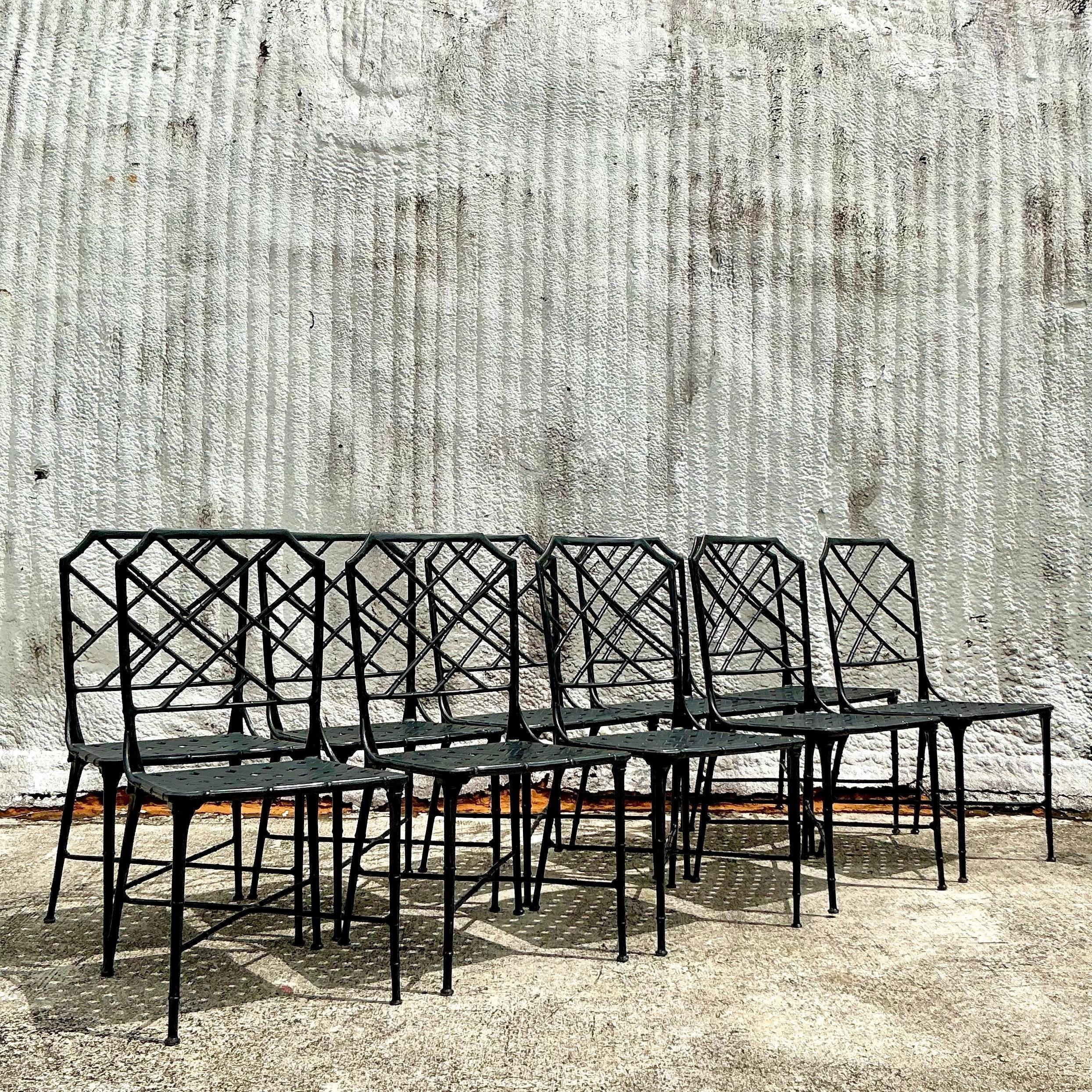 XX secolo Sedie da pranzo cinesi Chippendale in fusione d'epoca dopo Brown Jordan - Set di 10 pezzi in vendita
