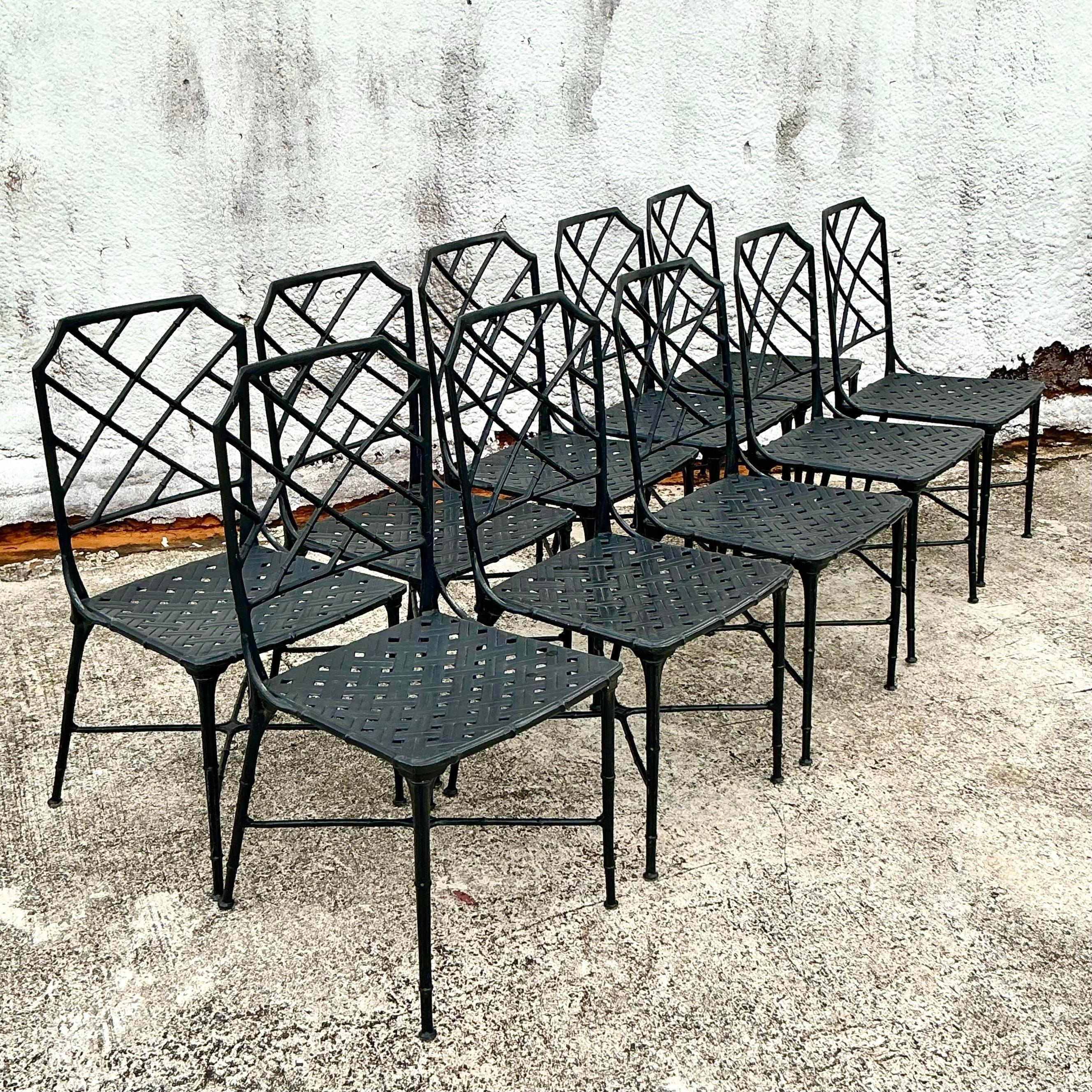 Sedie da pranzo cinesi Chippendale in fusione d'epoca dopo Brown Jordan - Set di 10 pezzi in vendita 1
