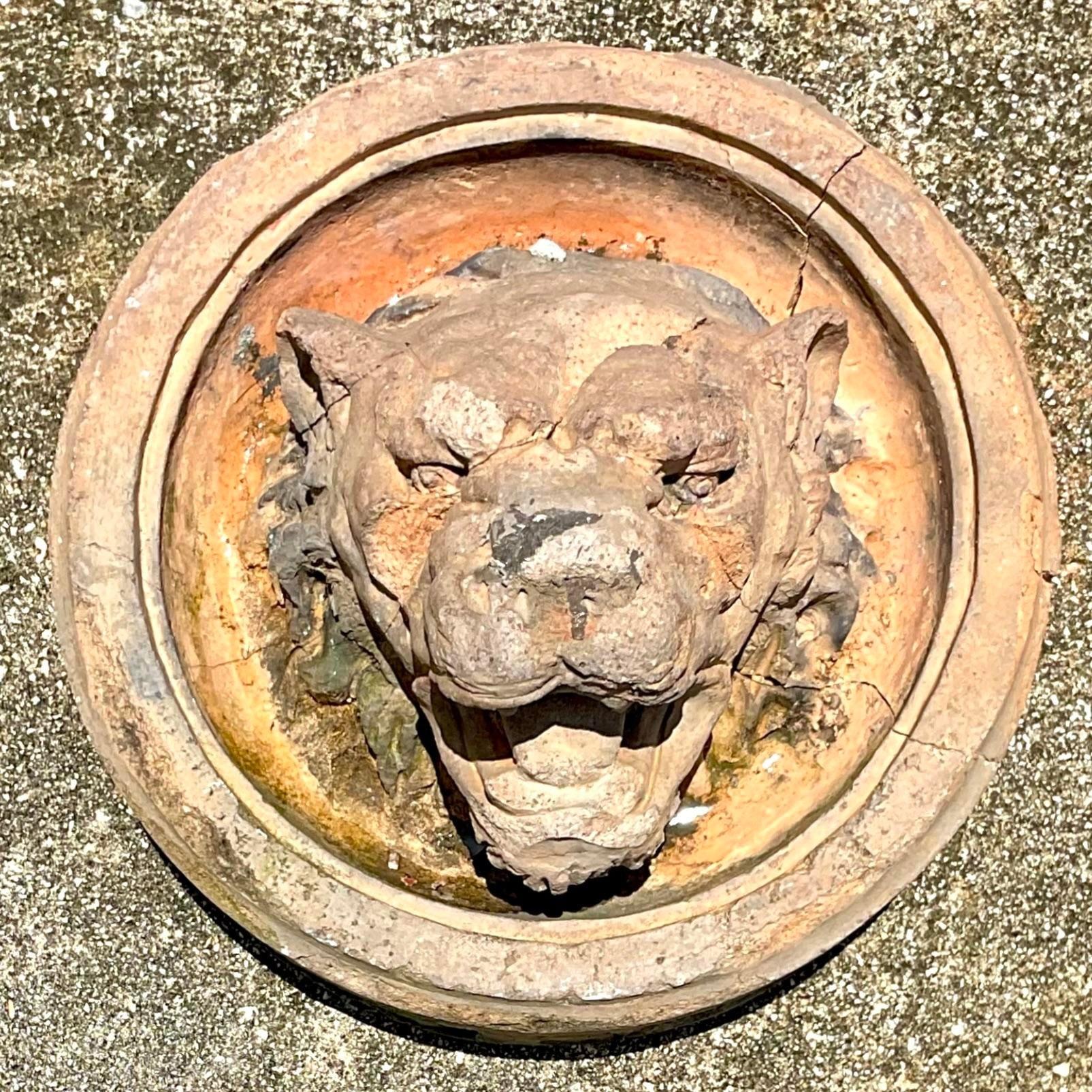 Boho-Medaillon mit Löwenkopf aus Betonguss im Angebot 3