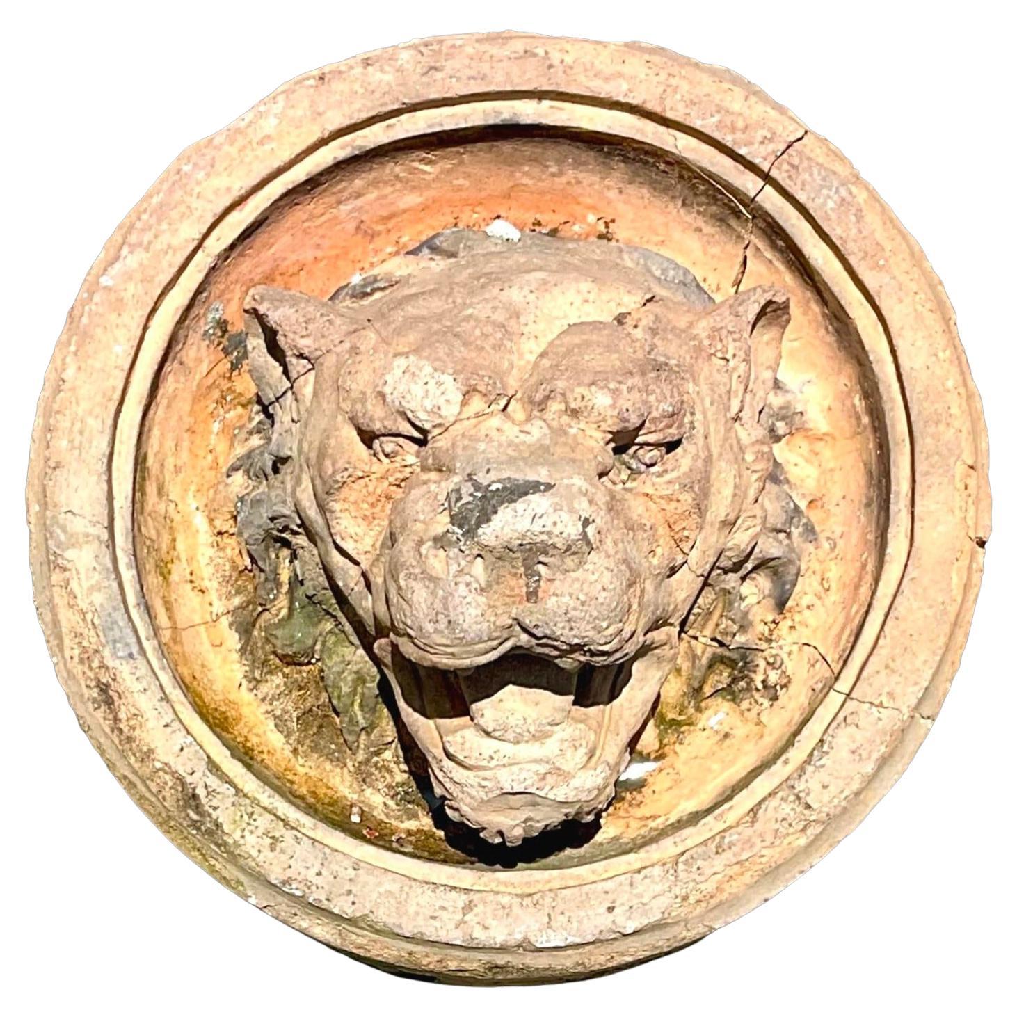 Médaillon Tête de Lion Vintage Boho en Béton Moulé en vente