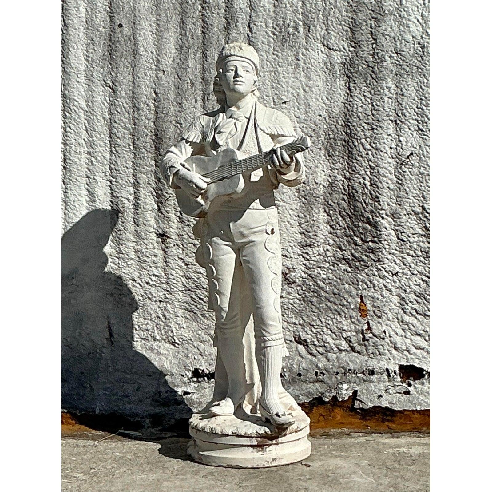 Americano Statua bohémien in cemento armato di chitarrista vintage in vendita