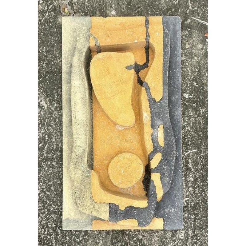 Scultura da parete in cemento fuso Vintage By In condizioni buone in vendita a West Palm Beach, FL