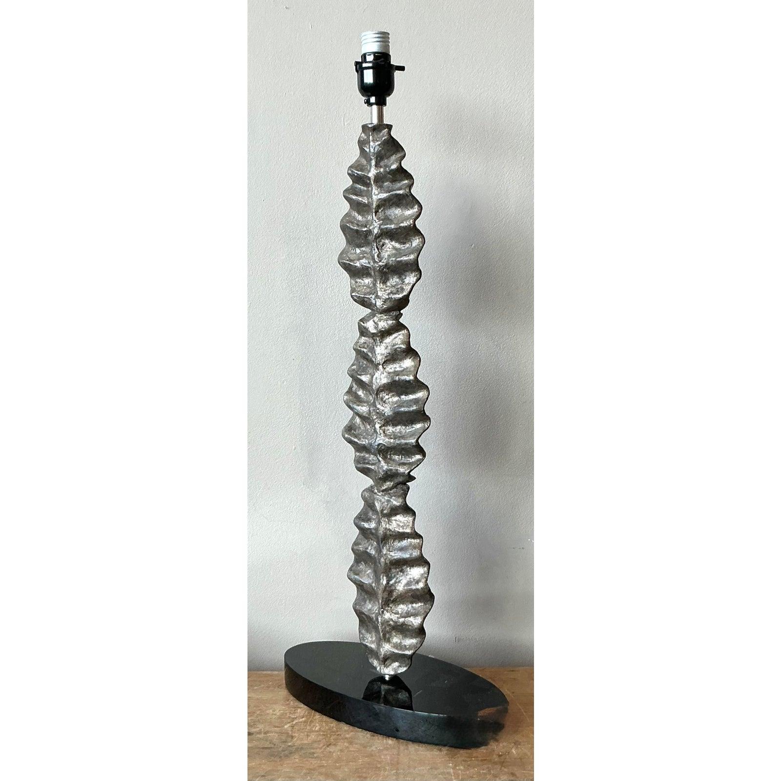 Lámpara Boho Vintage de Hojas Fundidas en Bueno estado para la venta en West Palm Beach, FL