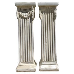 Pedestales de columna de yeso fundido sobre madera de estilo boho vintage - Un par