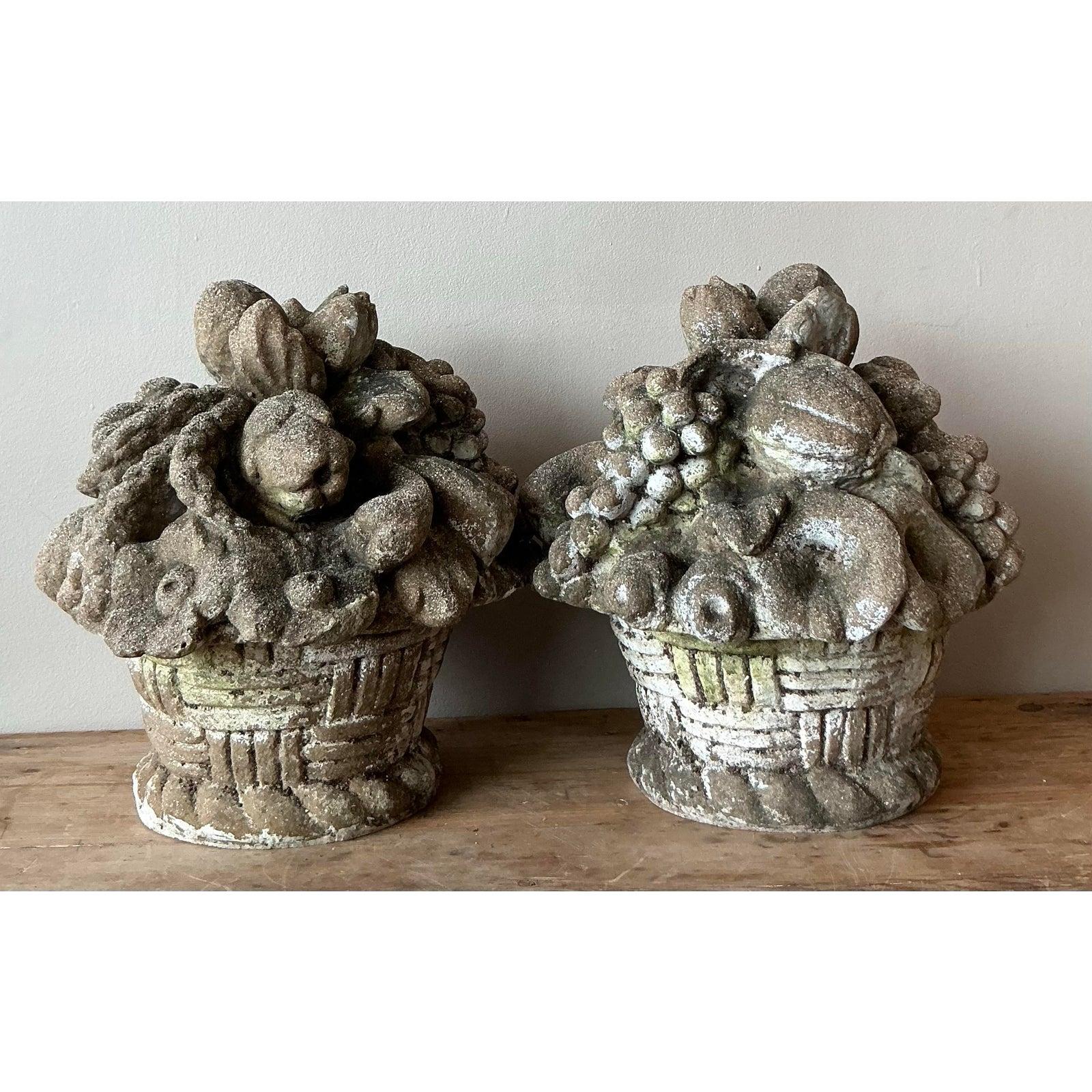 Topiario di frutta in resina fusa vintage Boho - Una coppia in vendita 3