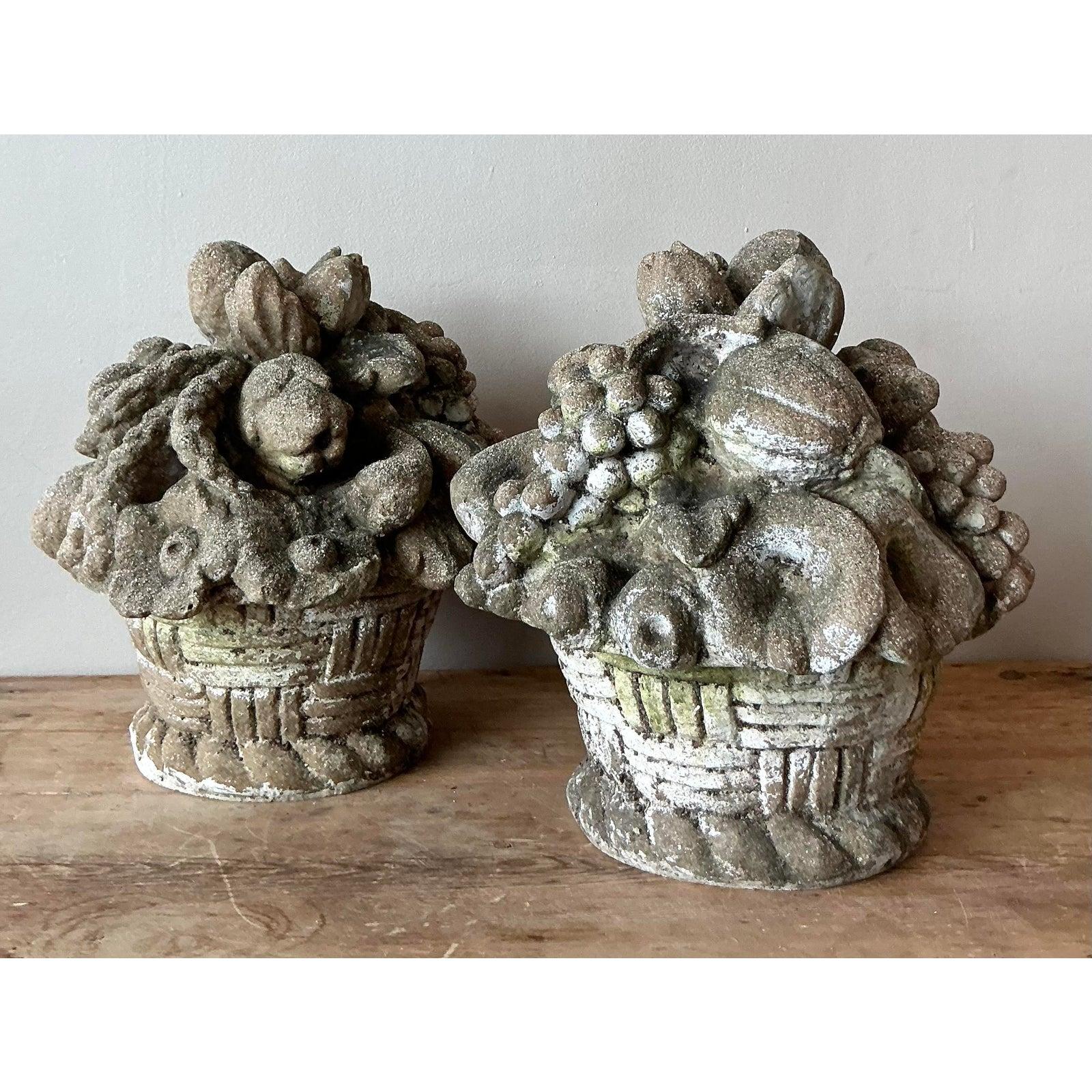 Topiario di frutta in resina fusa vintage Boho - Una coppia in vendita 1