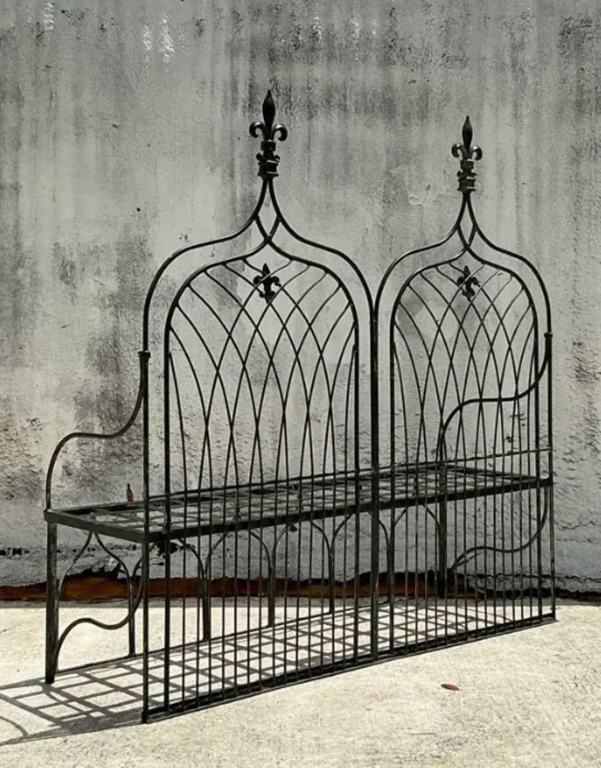 Banco Vintage Boho Catedral de Hierro Forjado en Bueno estado para la venta en west palm beach, FL