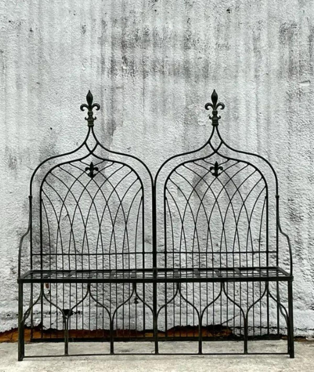 Banco Vintage Boho Catedral de Hierro Forjado siglo XX en venta