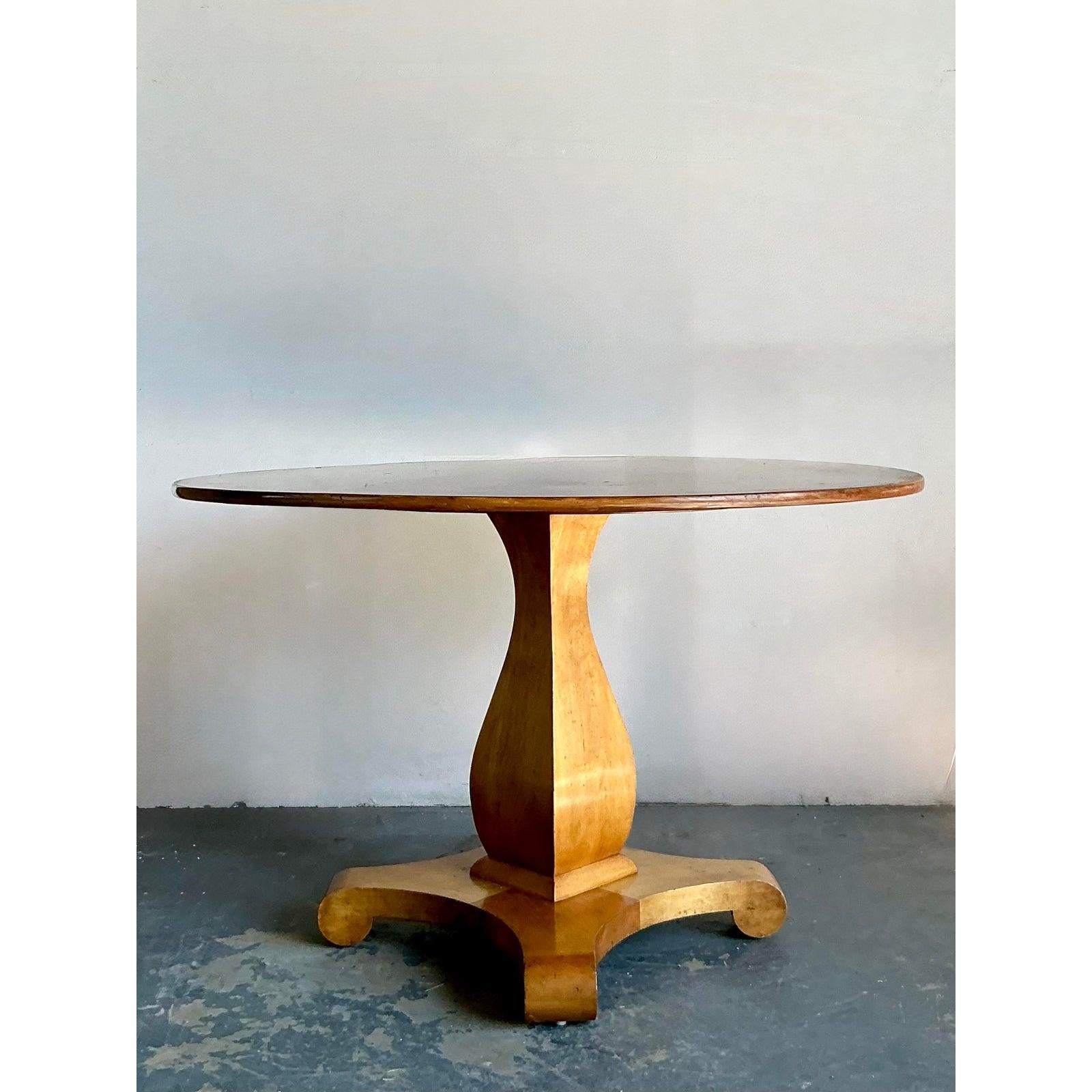 Bois Vintage By A Hall Table centrale d'après Biedermeier en vente