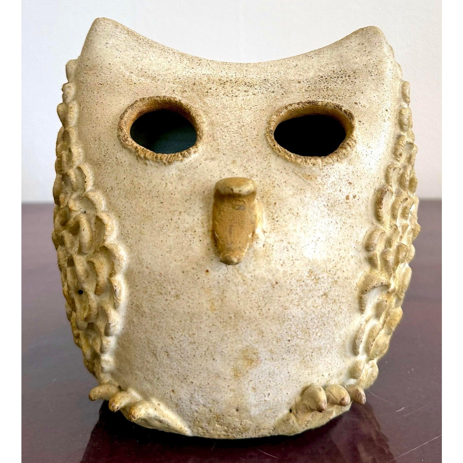 Vintage Boho Charming Textured Owl Studio Pottery In condizioni buone in vendita a West Palm Beach, FL
