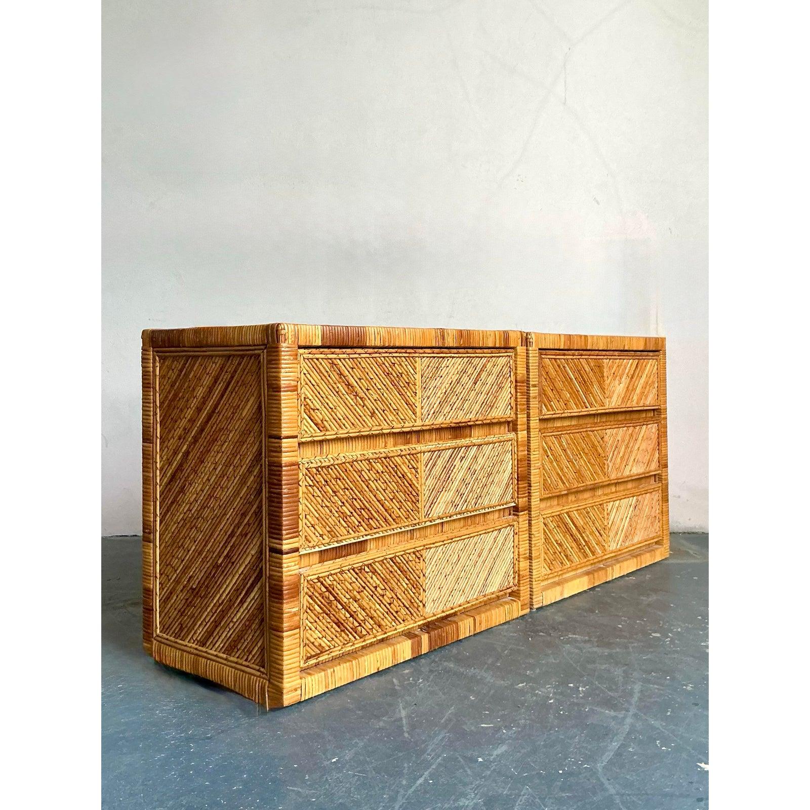 Filippino Cassettiera con matita Chevron Vintage By - Una coppia in vendita