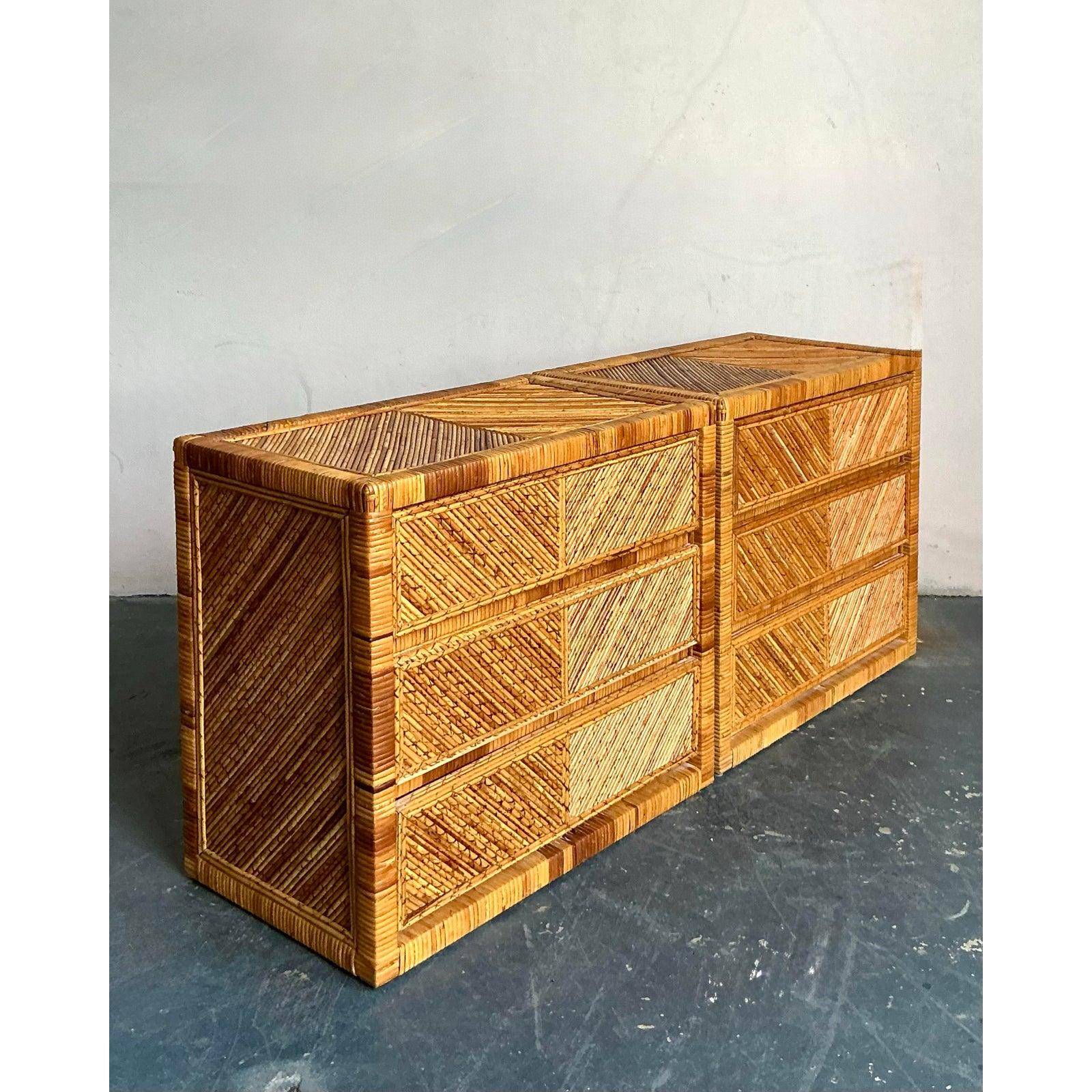 XX secolo Cassettiera con matita Chevron Vintage By - Una coppia in vendita