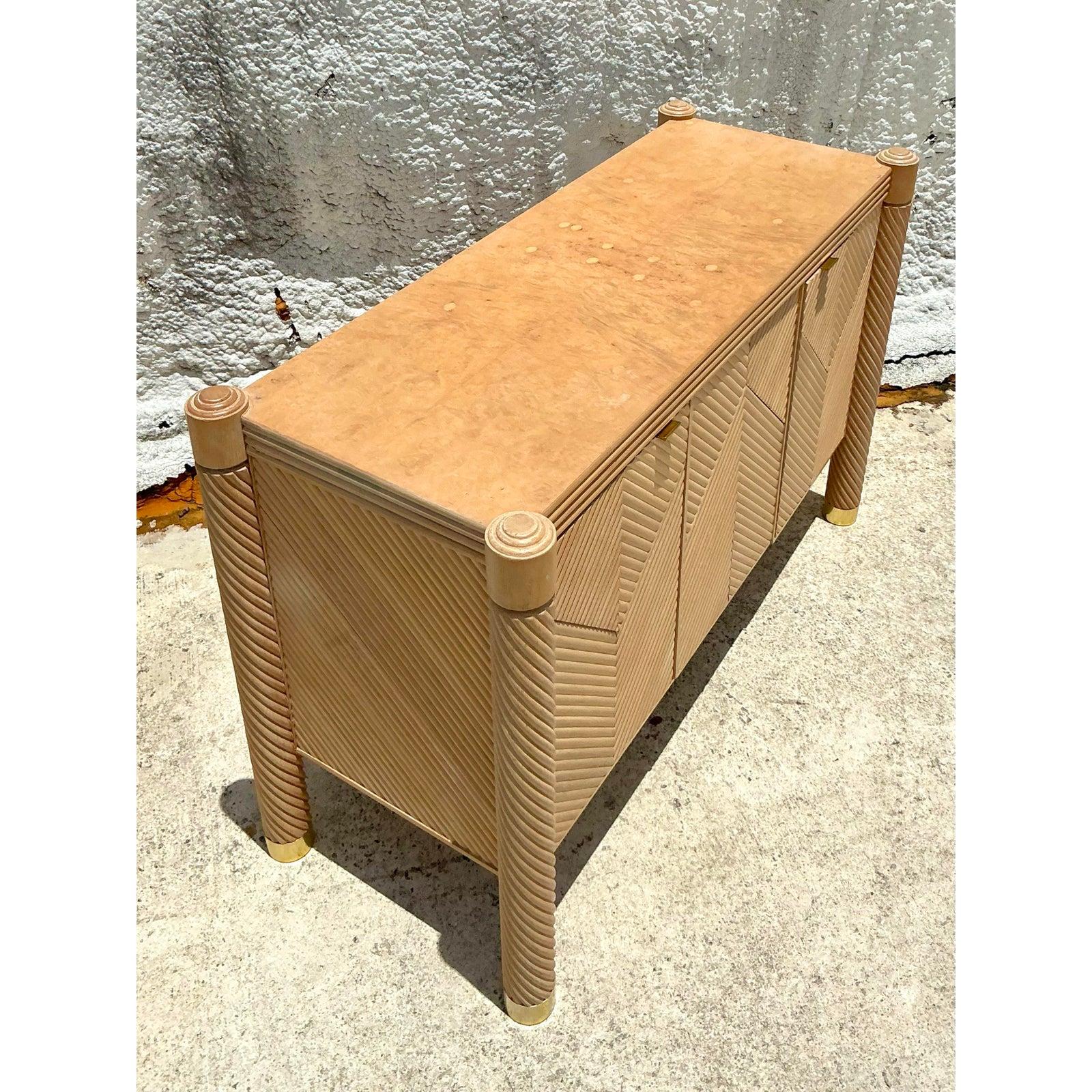 Credenza Vintage Boho Chevron de ratán en venta 4