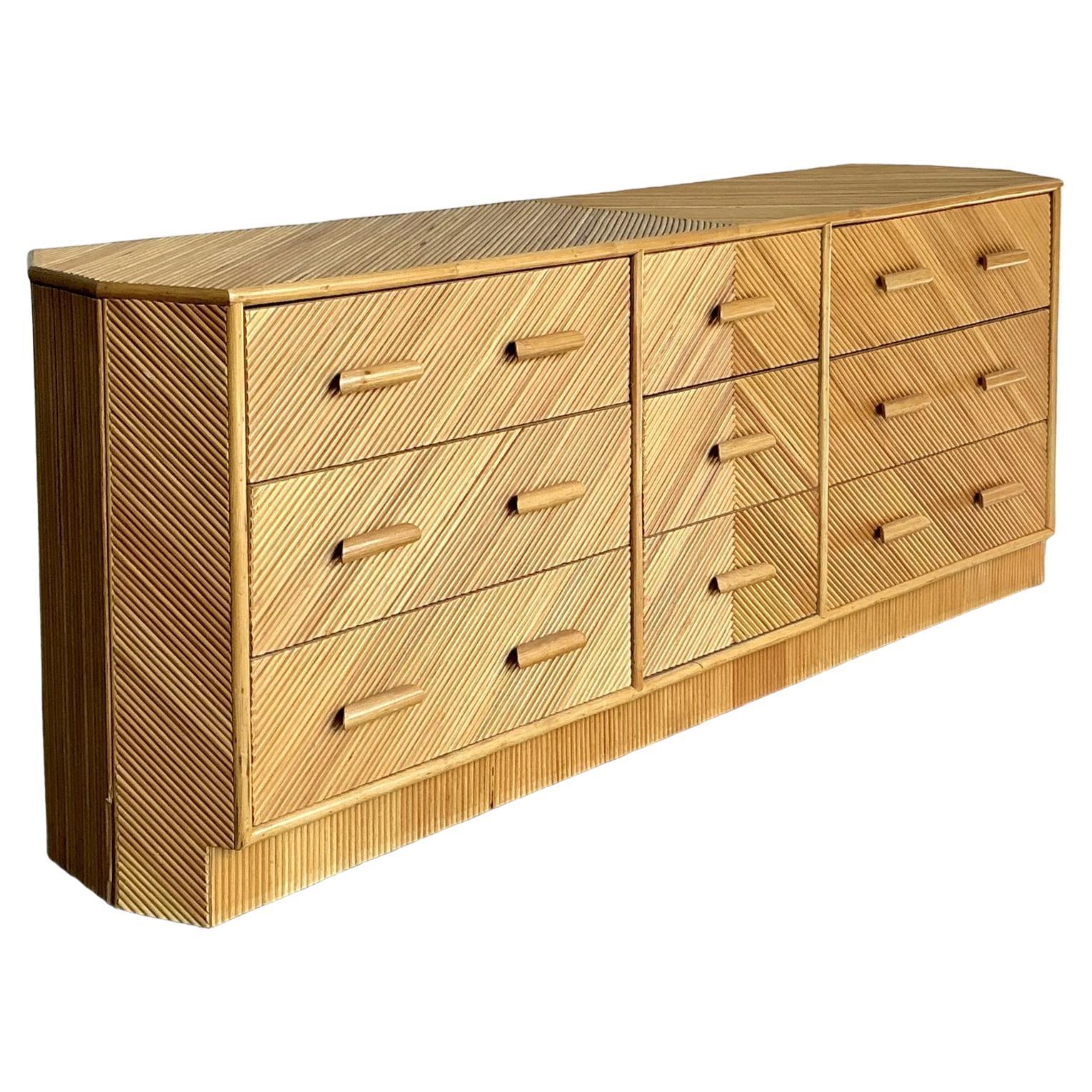 Cassettiera sfaccettata con canne Chevron Vintage