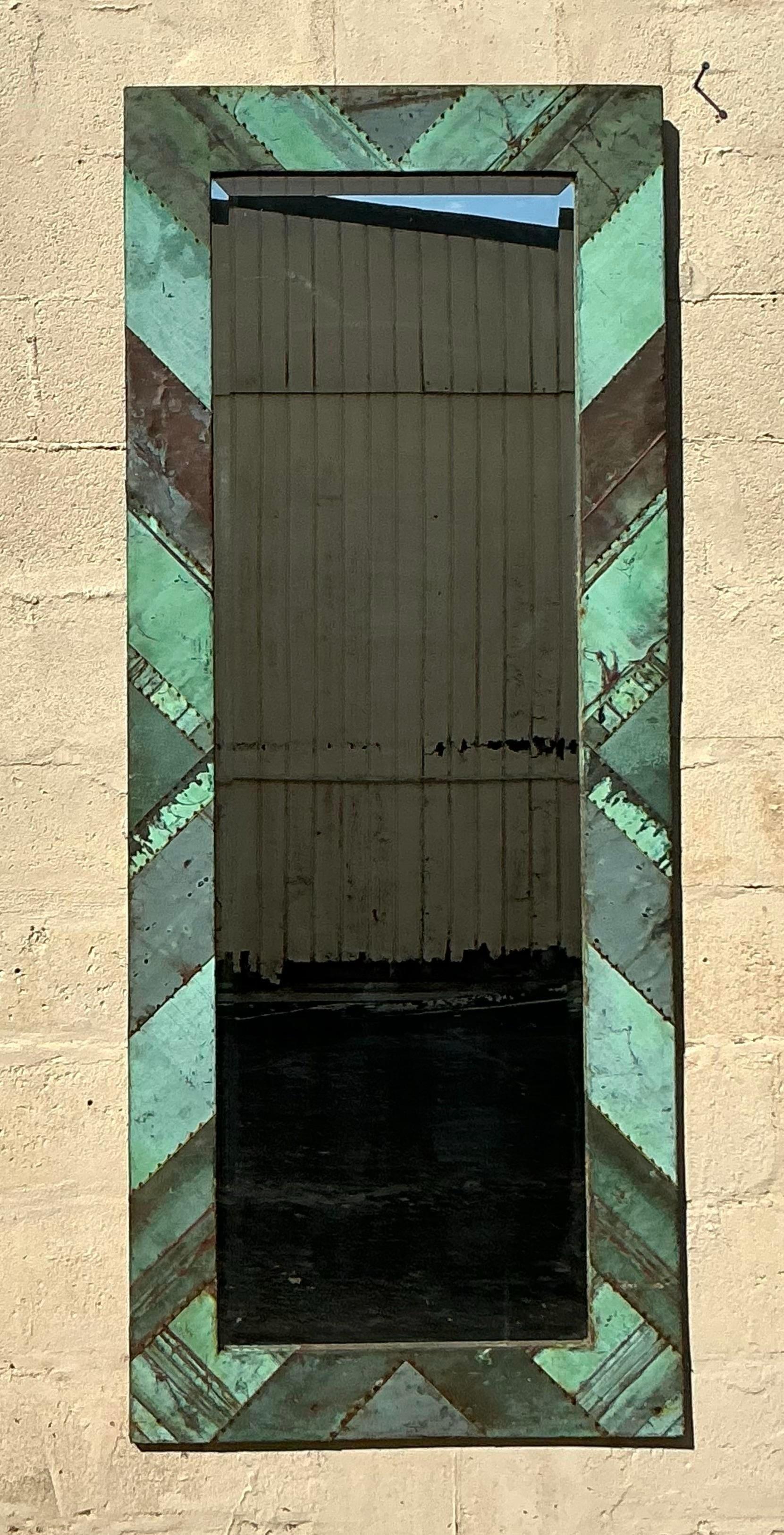 Specchio da terra vintage in rame verdastro con motivo Chevron in vendita 2