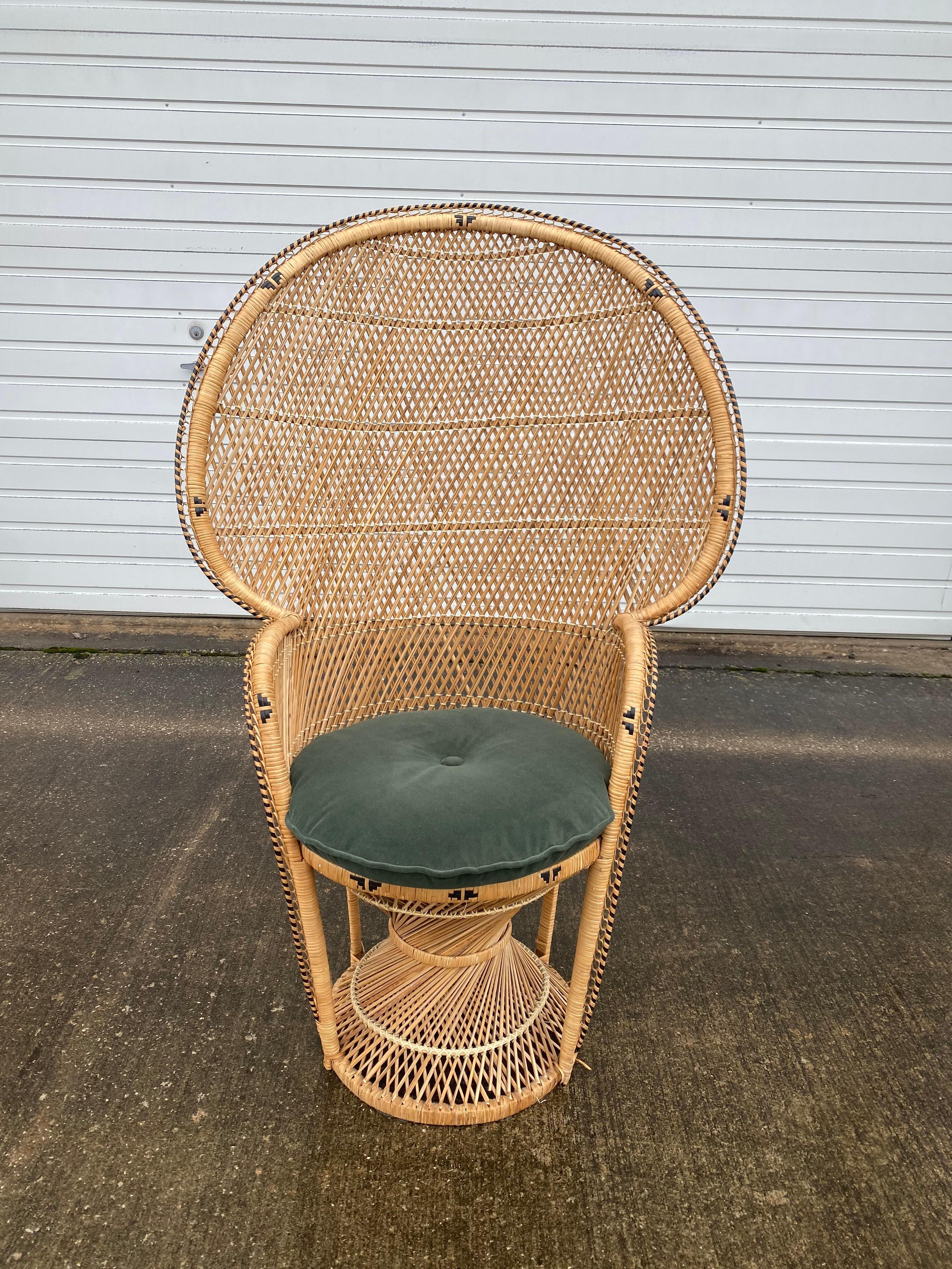Late 20th Century Vintage Boho Chic Beige & Black Wicker Peacock Chair with New Cushion