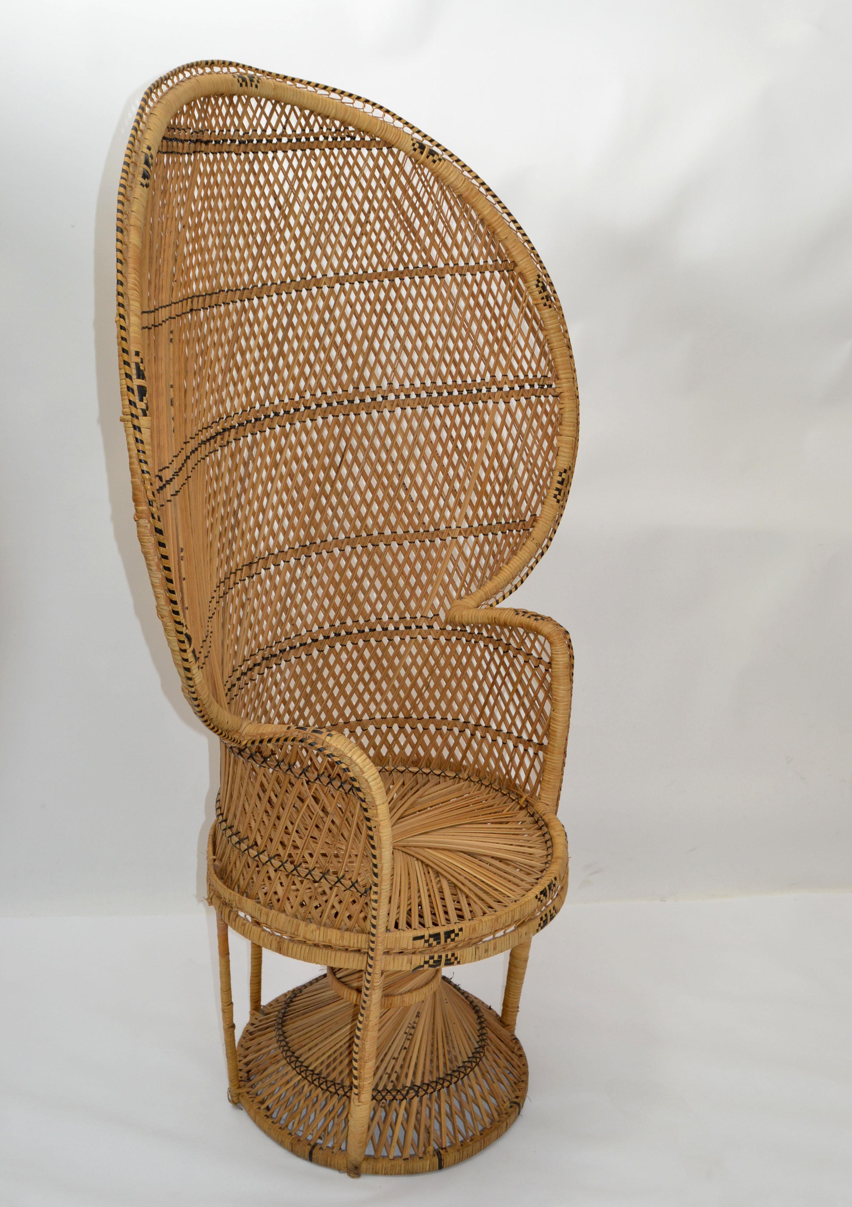Chaise paon vintage bohème chic en osier, rotin et roseau beige et noir, fabriquée à la main en vente 7