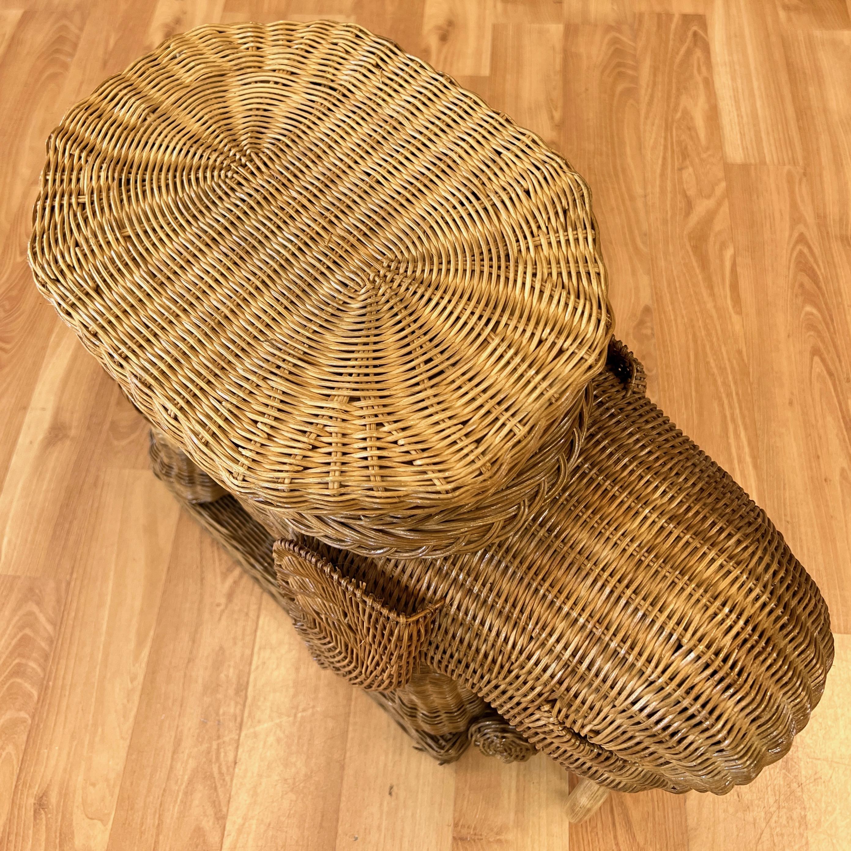 Vintage Boho Chic Natural Wicker & Rattan Elephant Side Table with Tray, 1970s For Sale 5