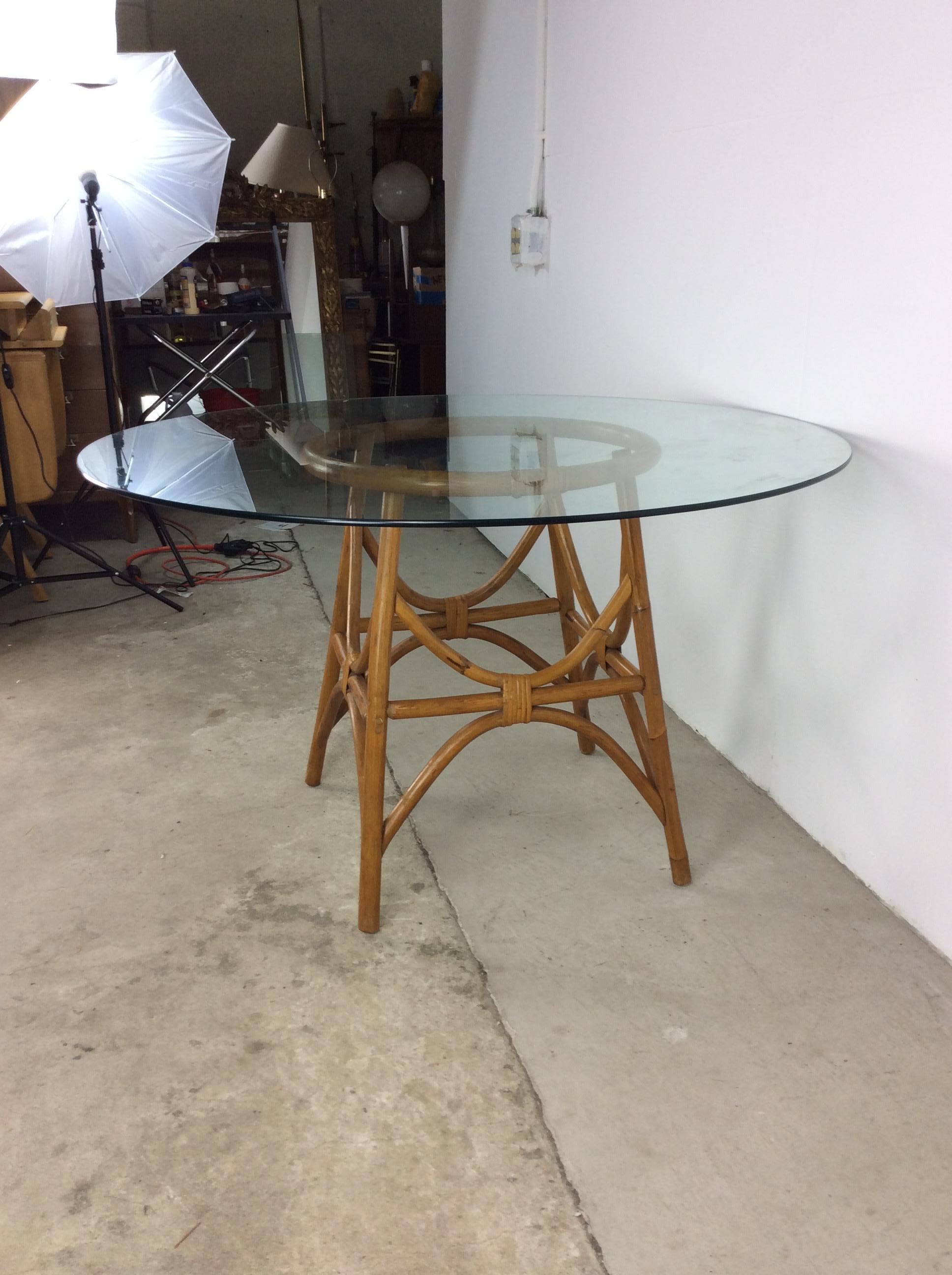 Table en rotin vintage bohème chic avec plateau rond en verre en vente 4
