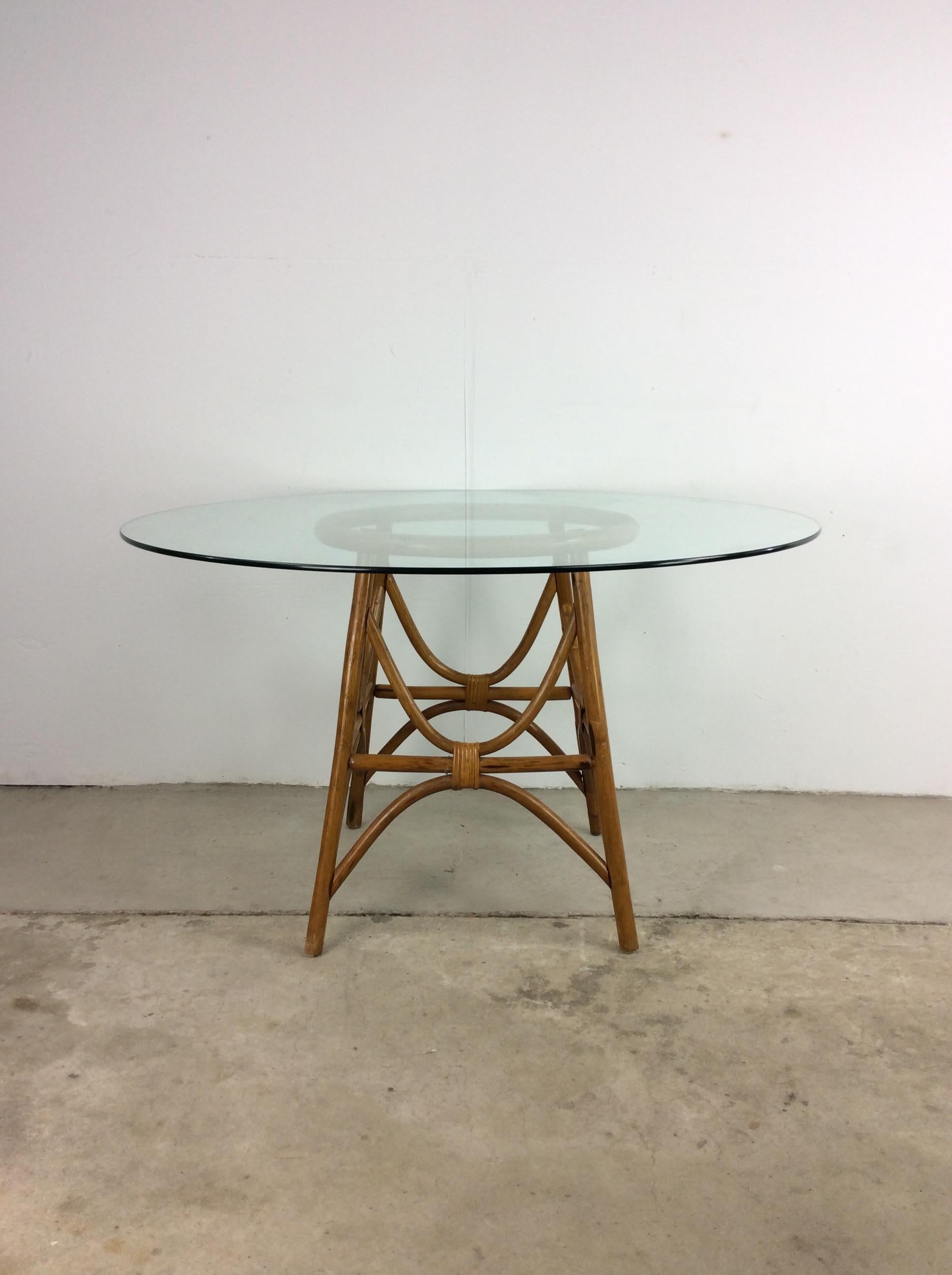Bohème Table en rotin vintage bohème chic avec plateau rond en verre en vente