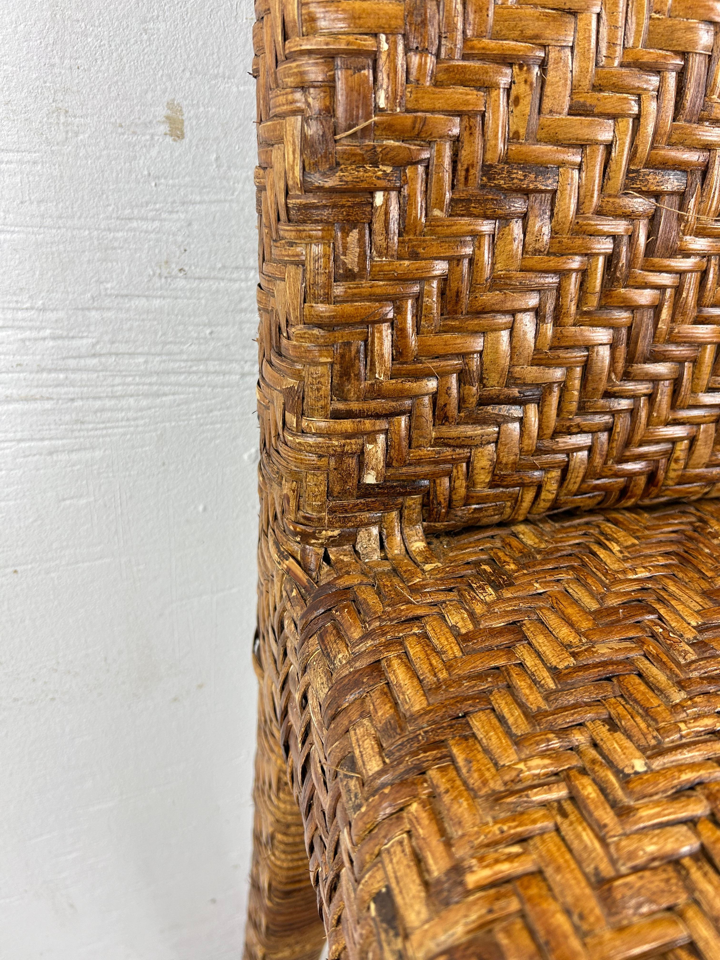 Bohème Chaise d'appoint vintage en osier Boho Chic en vente