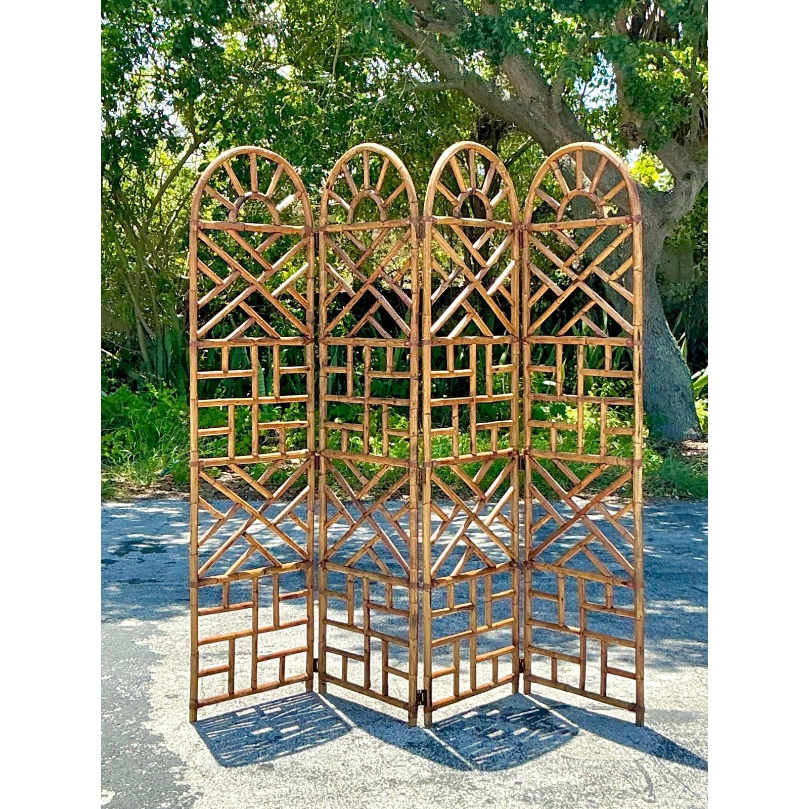 Chippendale chinois Paravent arqué en bambou vintage Boho Chinese Chippendale en vente