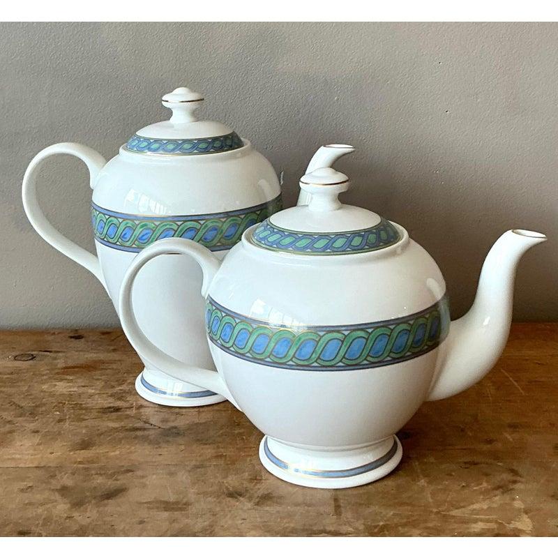 Porta in tavola una raffinatezza senza tempo con questo set vintage di caffettiera e teiera 