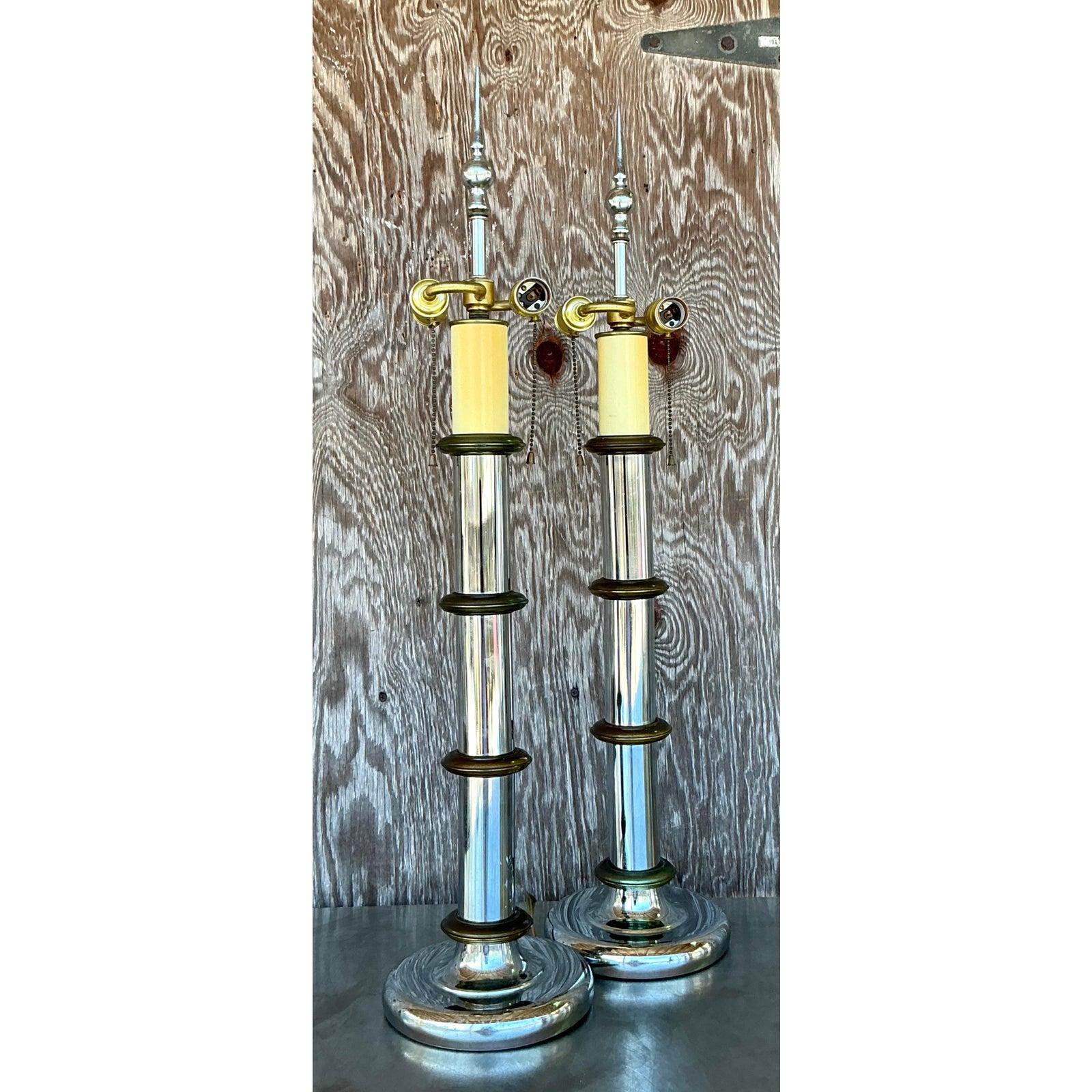 Paire de piliers vintage Boho en chrome et laiton Bon état - En vente à west palm beach, FL