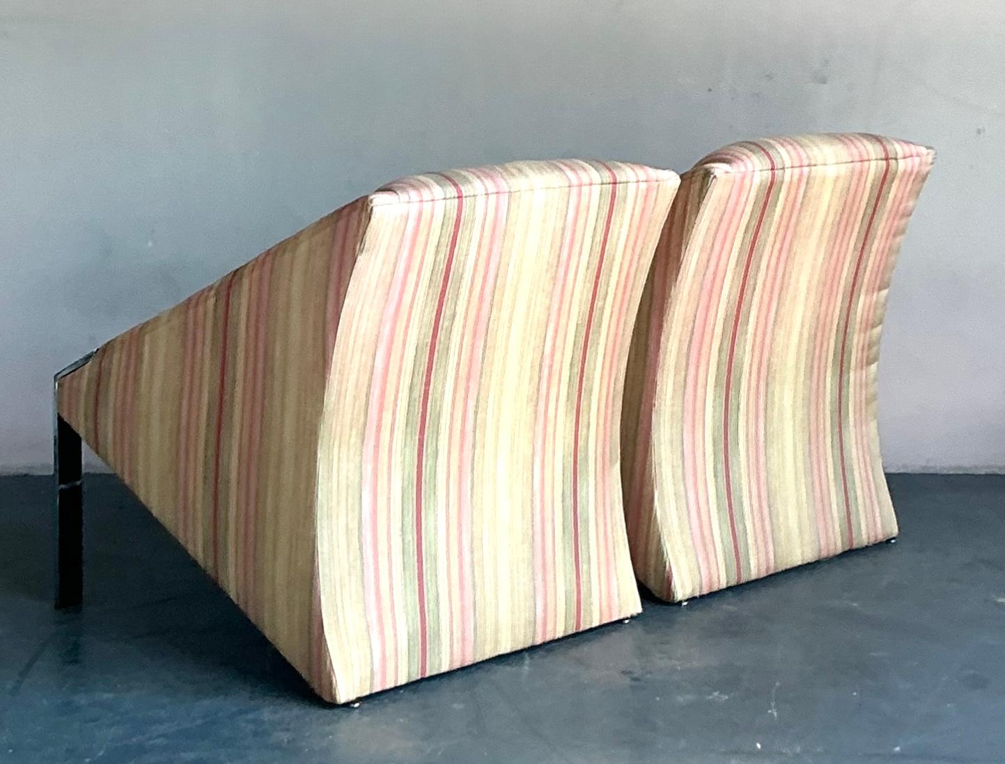 Sillas de salón vintage boho con estructura cromada según Andree Putman - Un par en venta 3