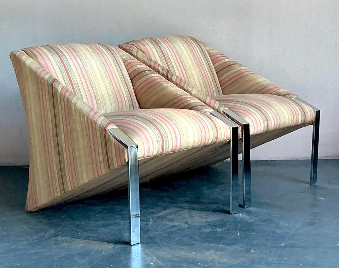 Sillas de salón vintage boho con estructura cromada según Andree Putman - Un par en Bueno estado para la venta en West Palm Beach, FL