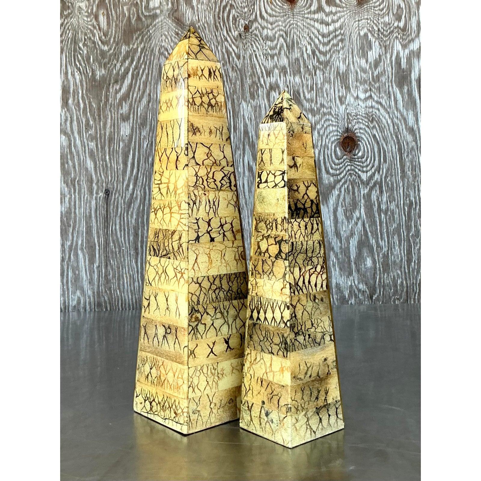 Cocobolo Obélisques bohèmes vintage en peau de noix de coco - Lot de 2 en vente