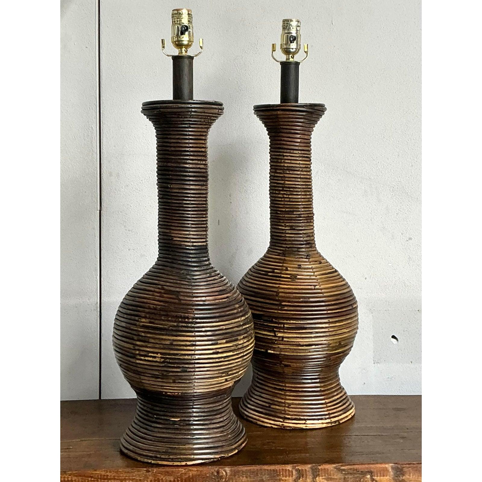 Lámparas de carrizo en forma de lápiz vintage boho - Un par en Bueno estado para la venta en West Palm Beach, FL