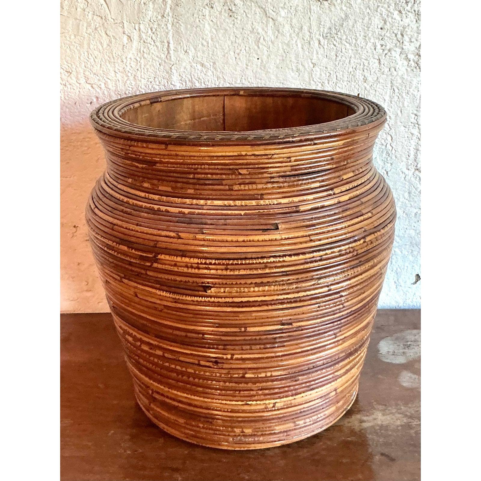 Jardinera de caña con lápiz enrollado Vintage Boho Moderno orgánico en venta