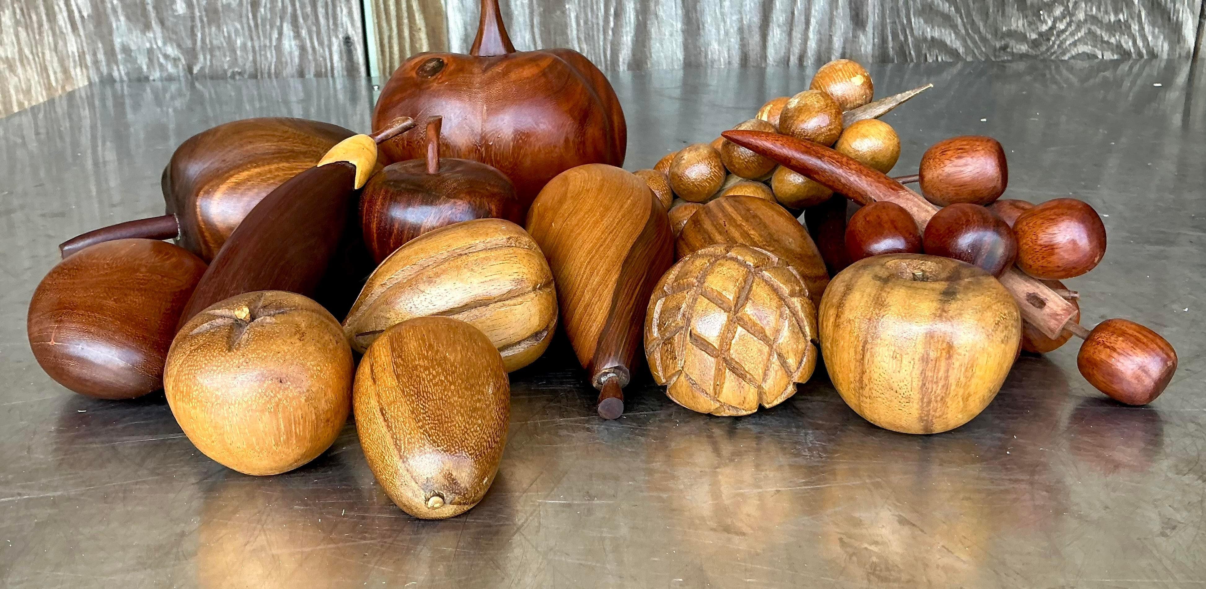 Colección Boho Vintage de Frutas de Madera- 14 Piezas Moderno de mediados de siglo en venta