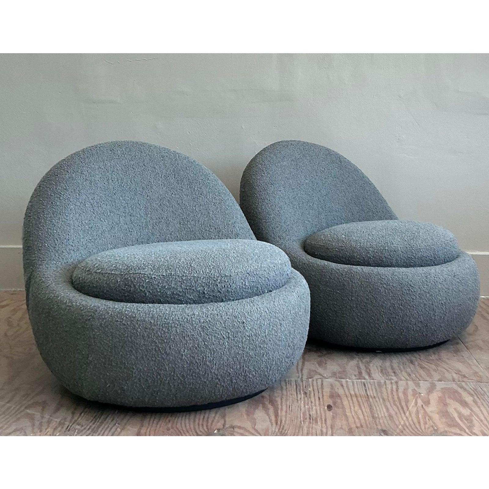Americano Sedie girevoli in bouclé contemporanee vintage - Una coppia in vendita