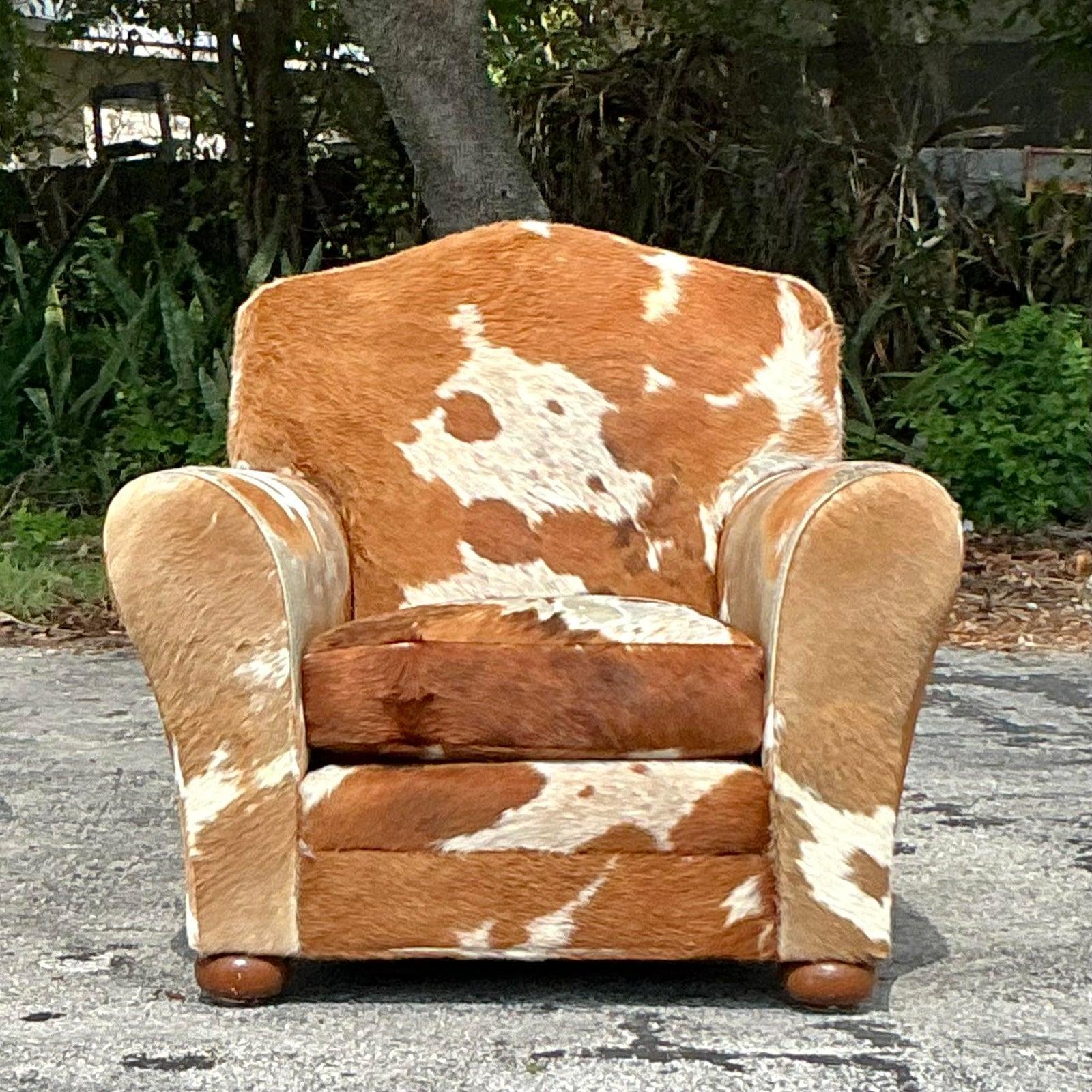 Vintage Boho Cowhide Lounge Stuhl im Zustand „Gut“ im Angebot in west palm beach, FL