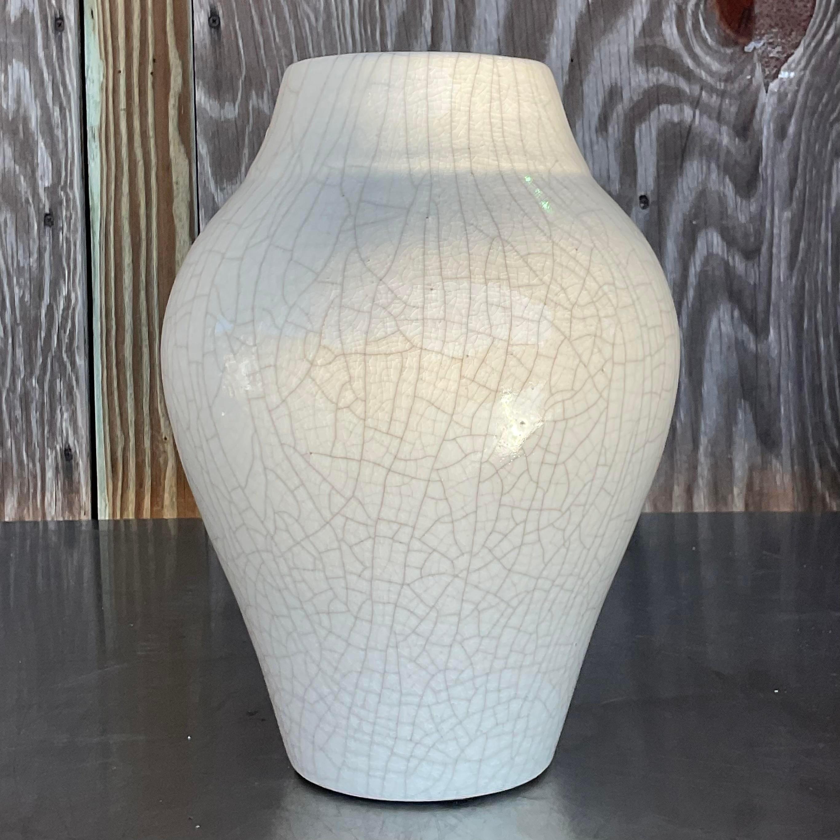 Boho Crackle-Vase aus glasierter Keramik mit Craquelé-Glasur (amerikanisch) im Angebot