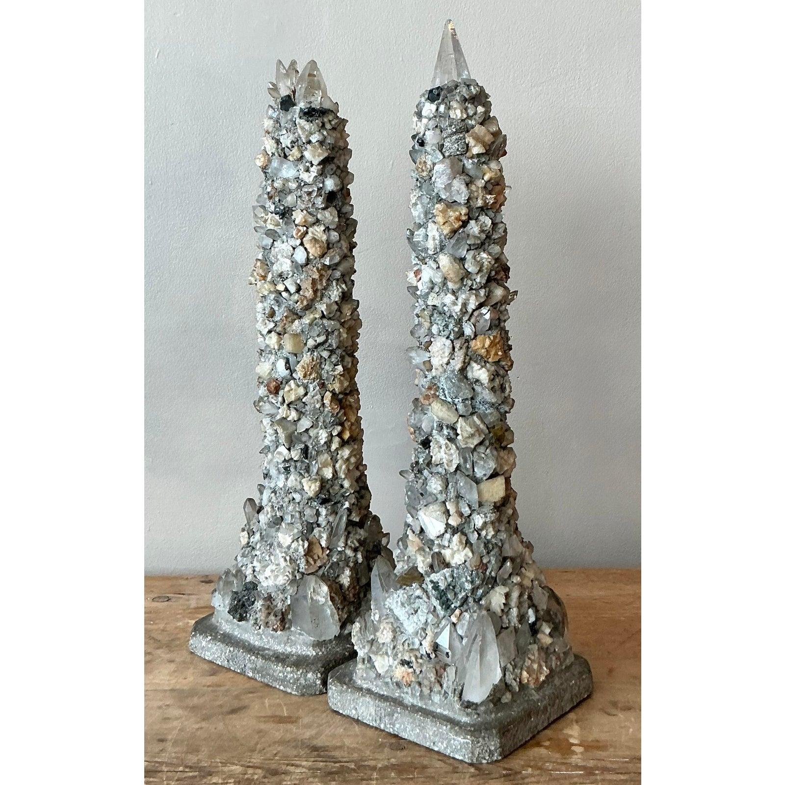 XX secolo Obelischi incrostati di cristallo vintage Boho - Una coppia in vendita