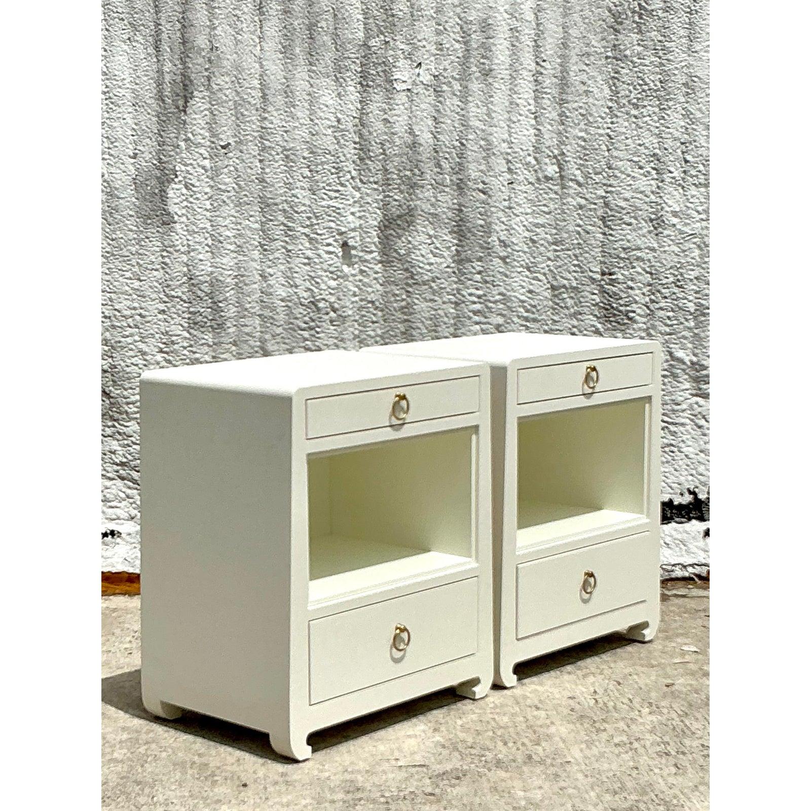 Americano Comodini Boho vintage su misura in tessuto erboso - Una coppia in vendita