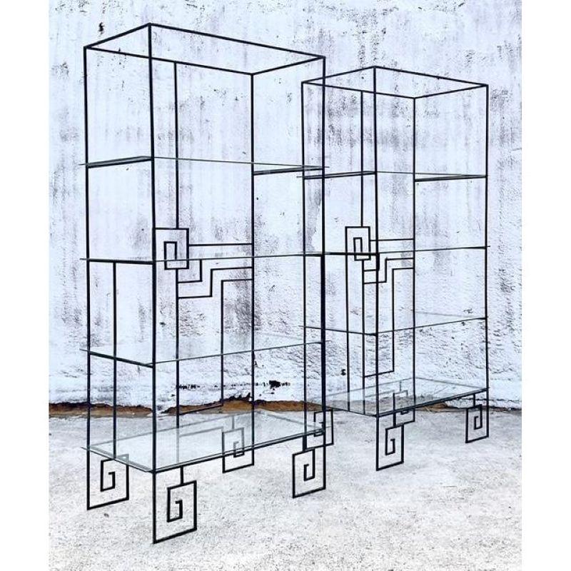 Etagère Vintage Boho Deco en Fer Forgé - Une Paire Bon état - En vente à West Palm Beach, FL