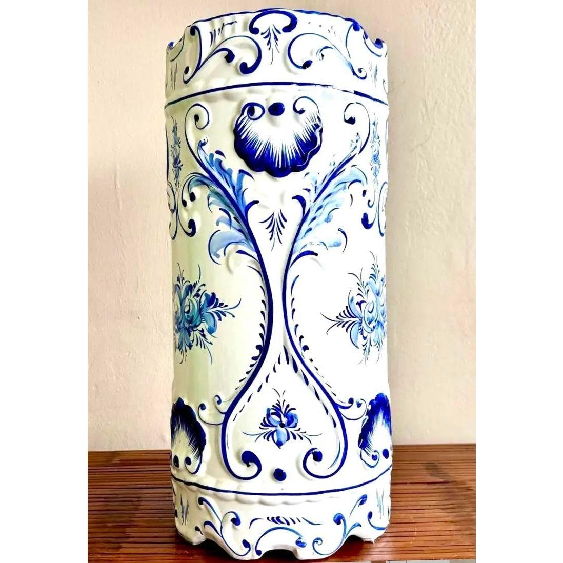 Vintage Boho Delft-Stil Hand gemalt Keramik Schirmständer im Zustand „Gut“ im Angebot in West Palm Beach, FL
